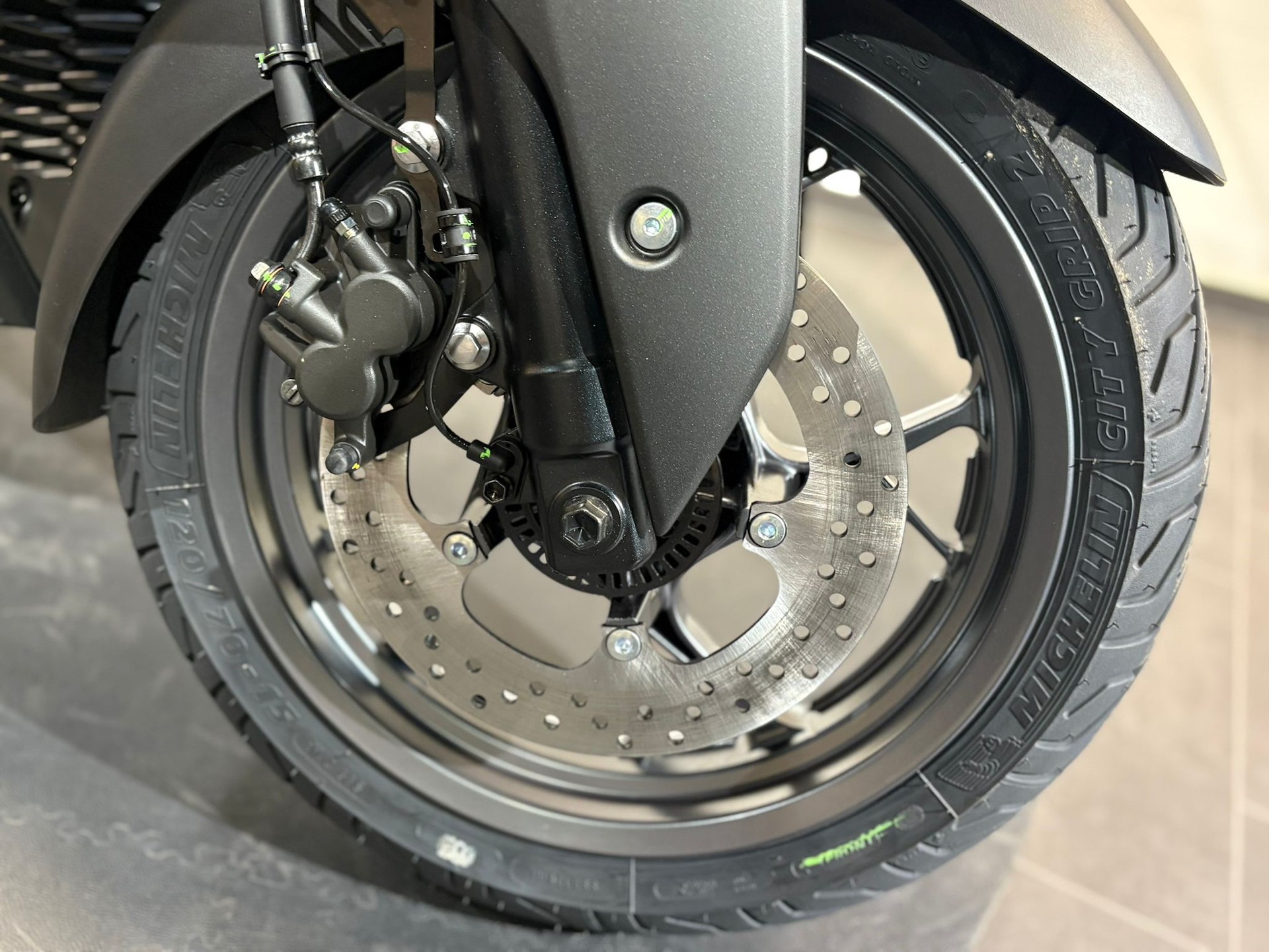 YAMAHA XMAX 300 Tech MAX+-image-12