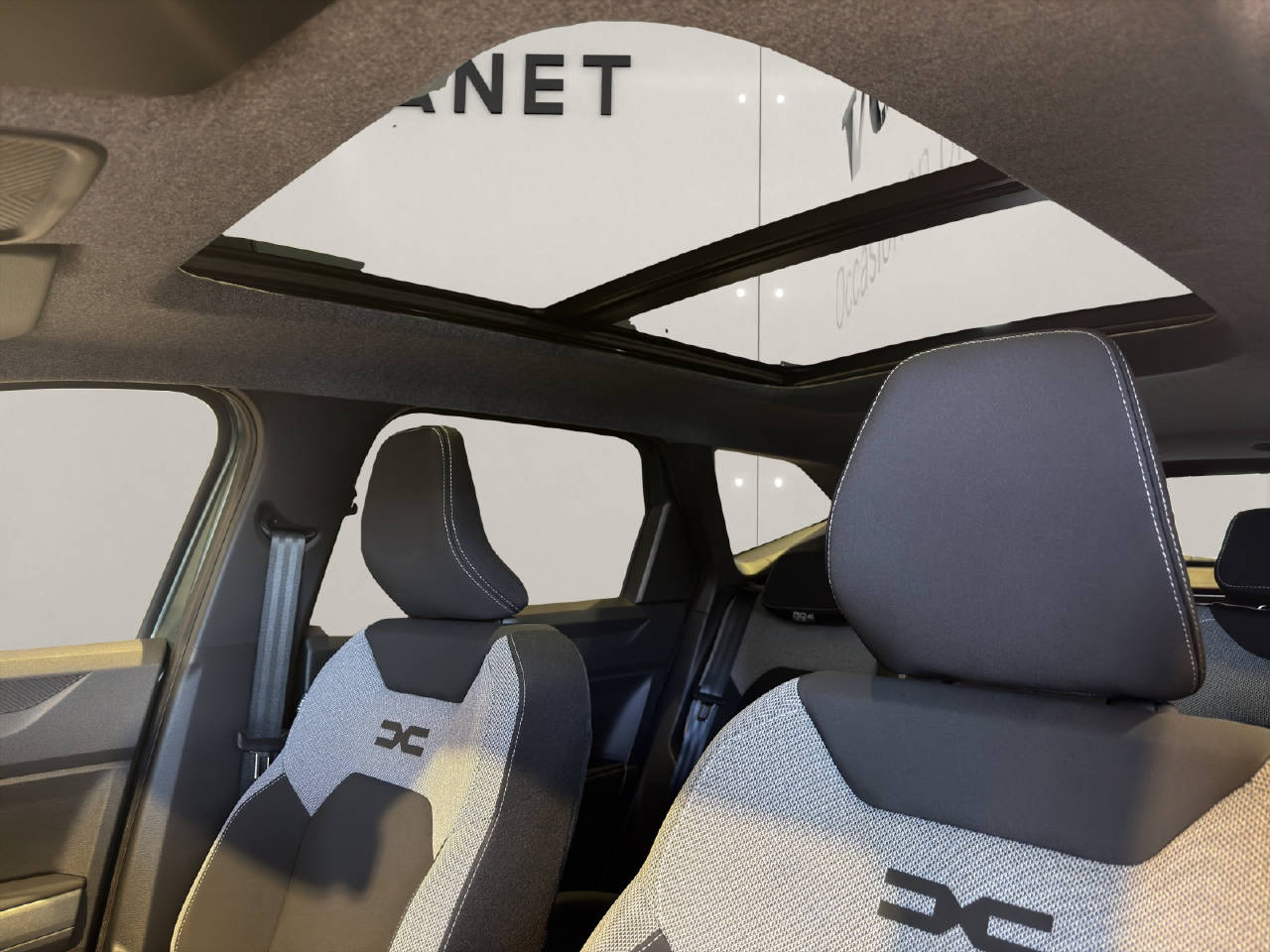 DACIA Bigster 1.8 Hybrid Journey-image-11