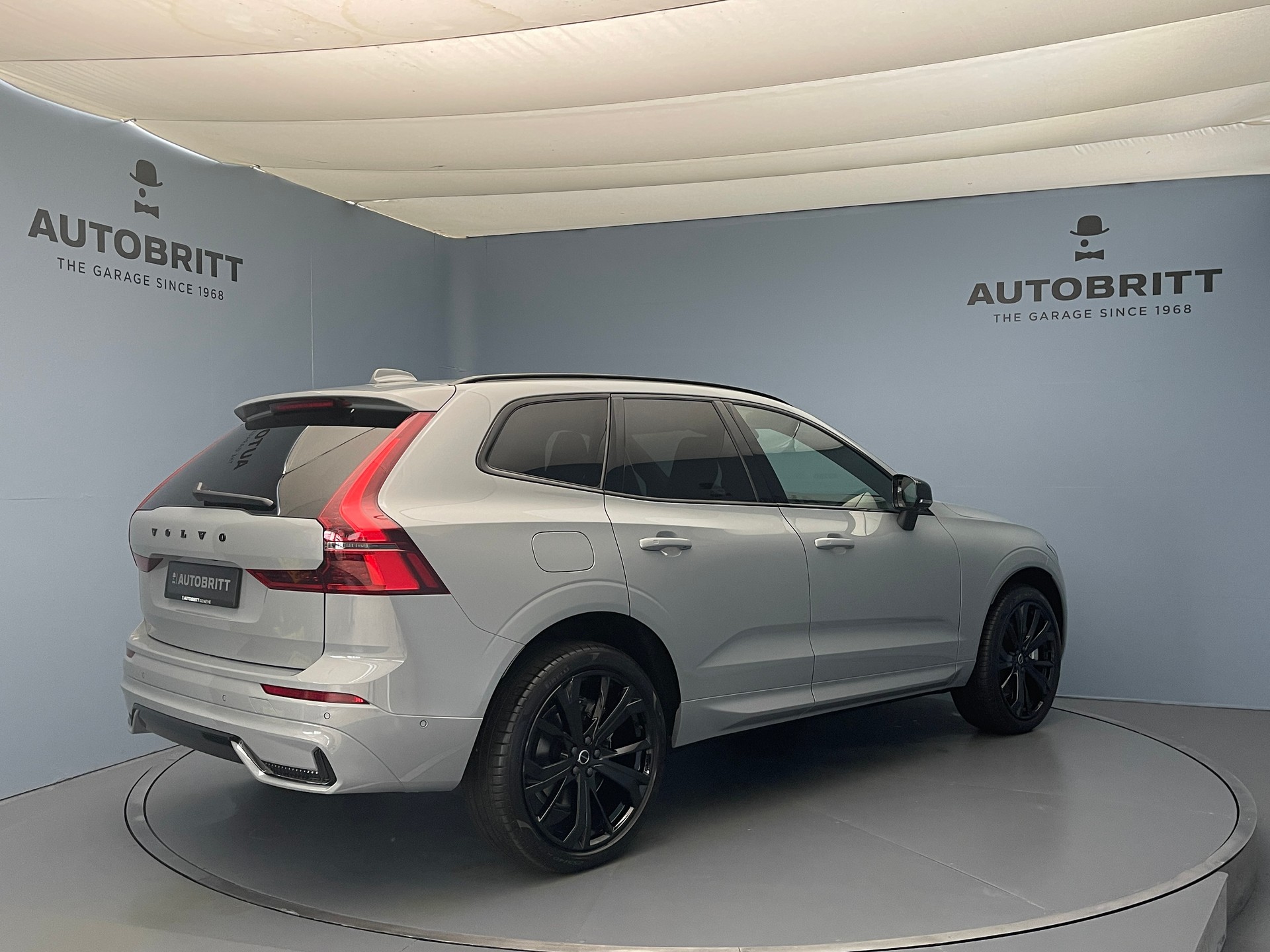 VOLVO XC60 2.0 T6 TE Black Edition eAWD-showroom-element-1