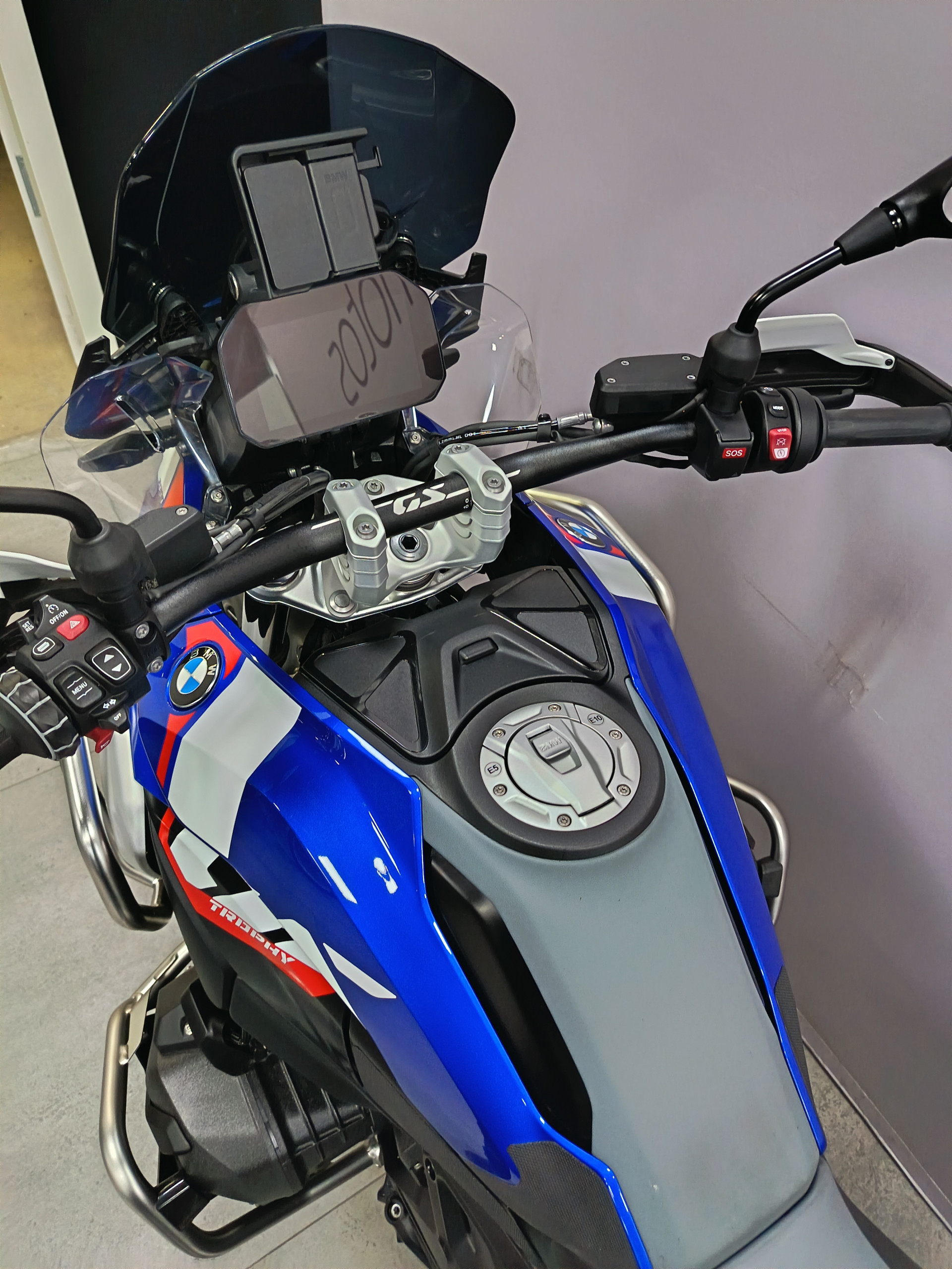 BMW R 1300 GS Trophy-image-4