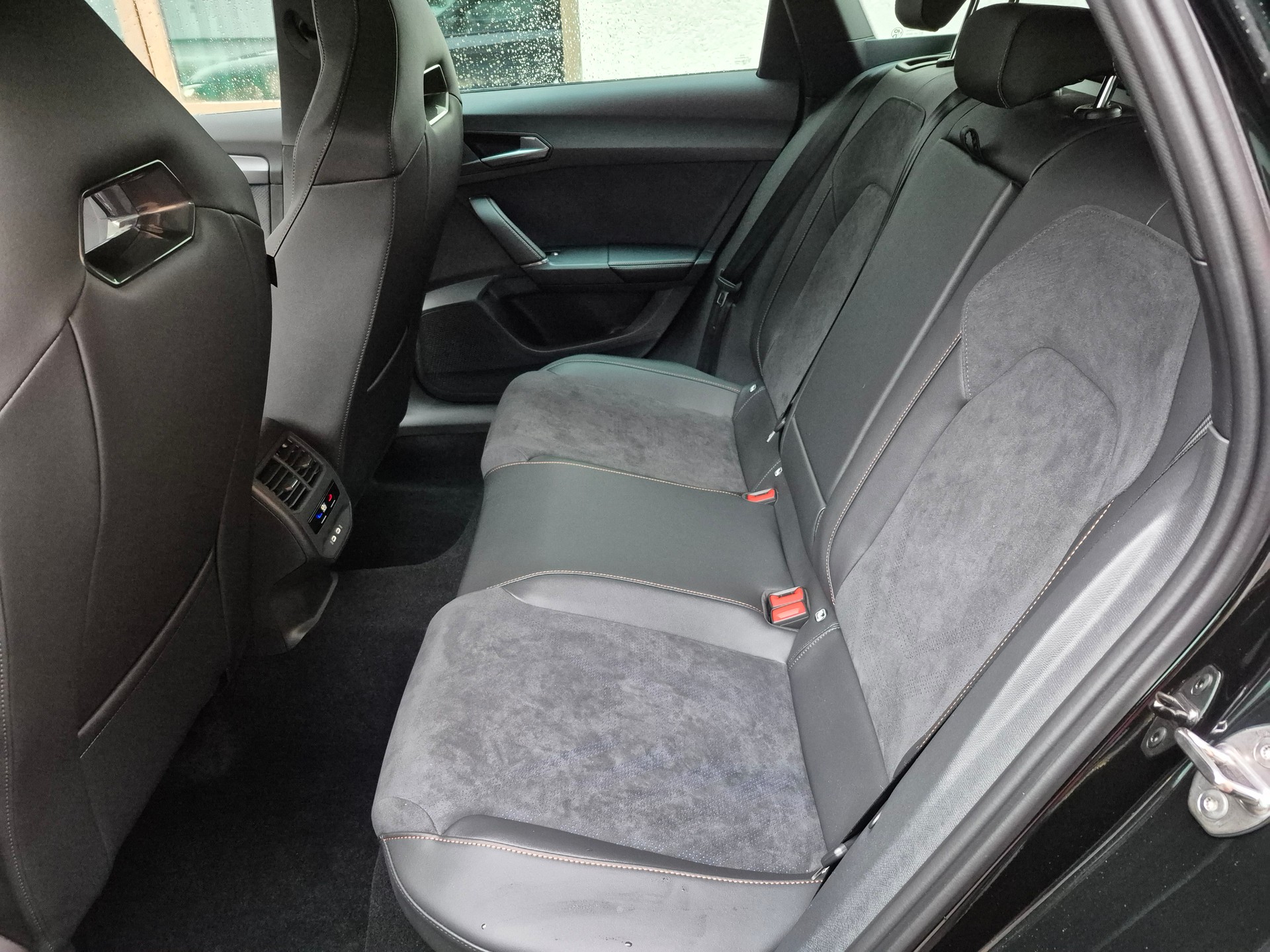 CUPRA LEON ST 2.0 TSI VZ DSG 4Drive 33% Rabatt!-image-12