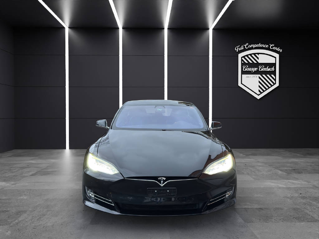 TESLA Model S 75 D-showroom-element-2