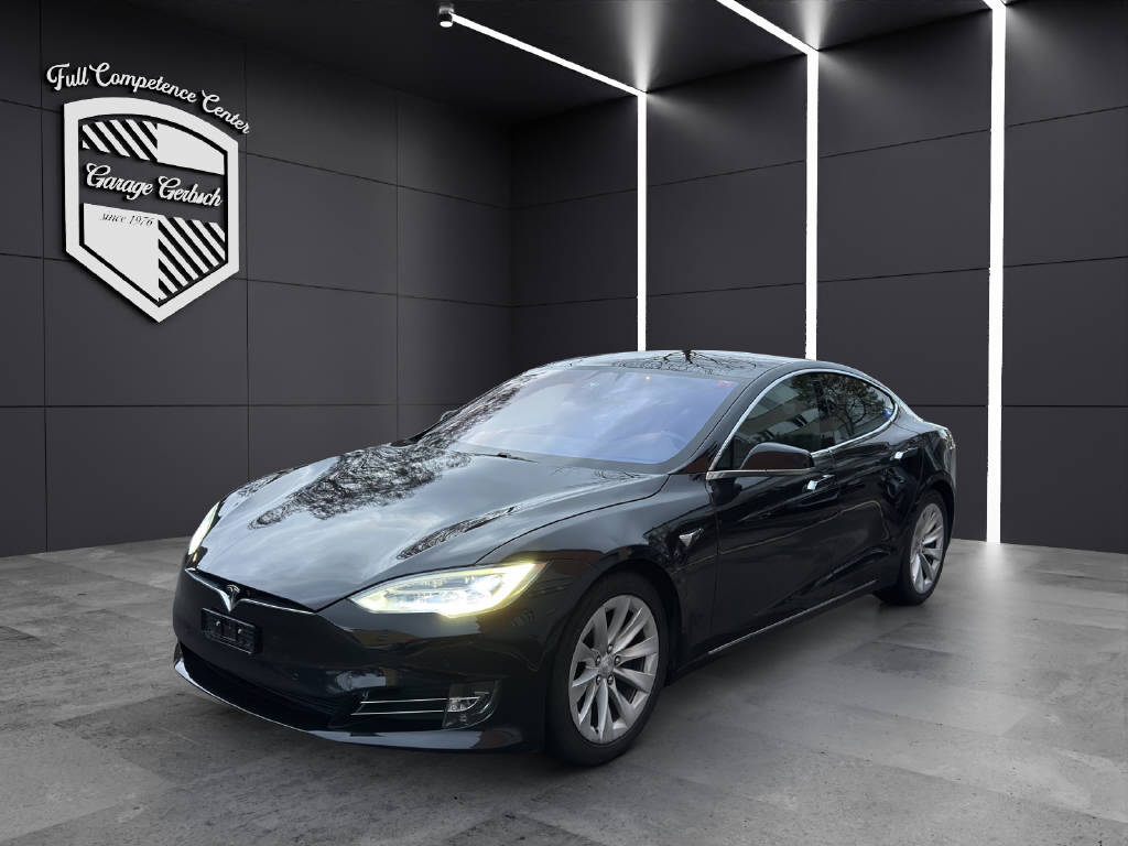 TESLA Model S 75 D-showroom-element-1
