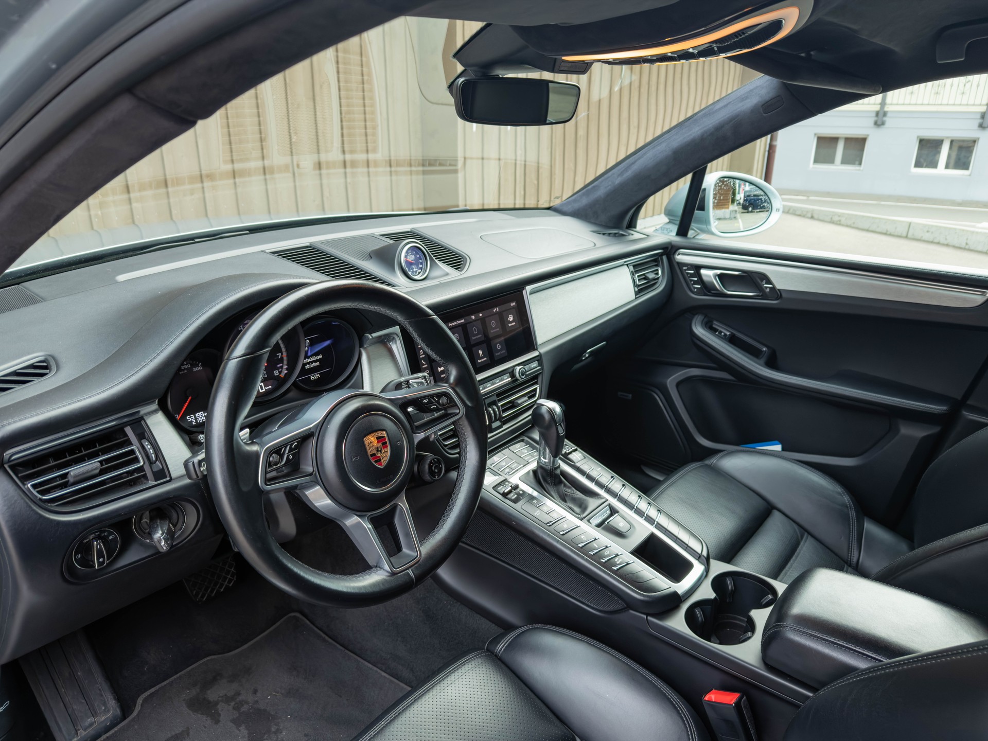 PORSCHE Macan Turbo PDK-image-7