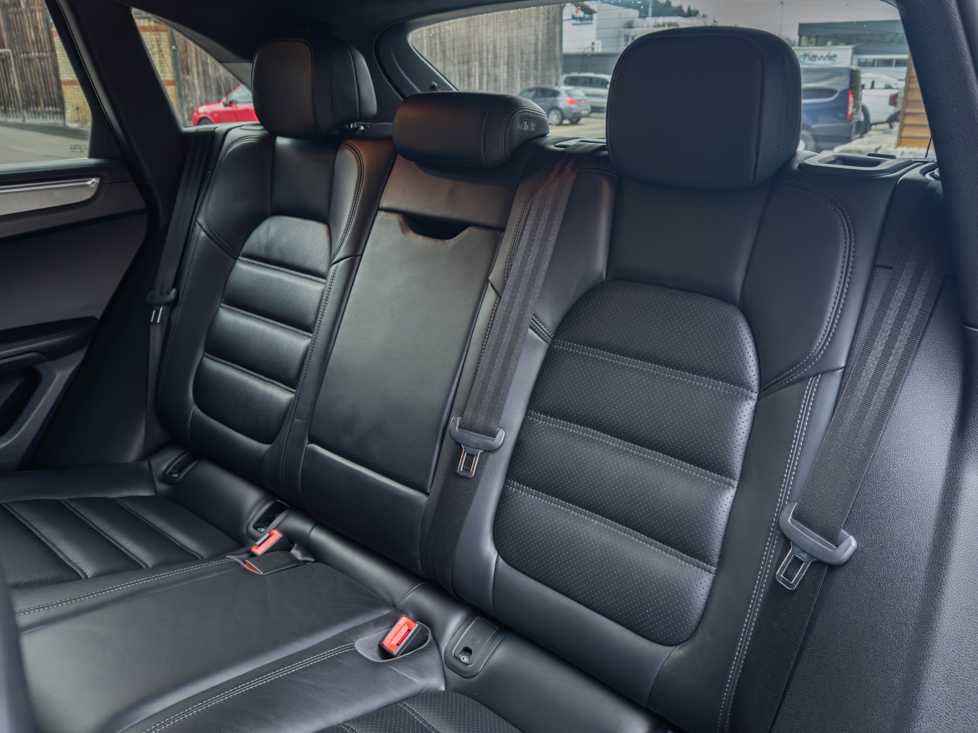 PORSCHE Macan Turbo PDK-image-9