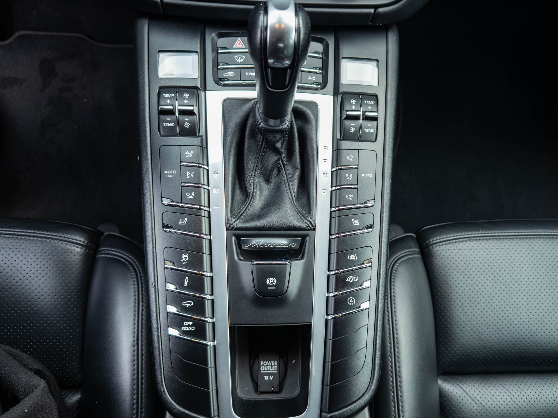 PORSCHE Macan Turbo PDK-image-12
