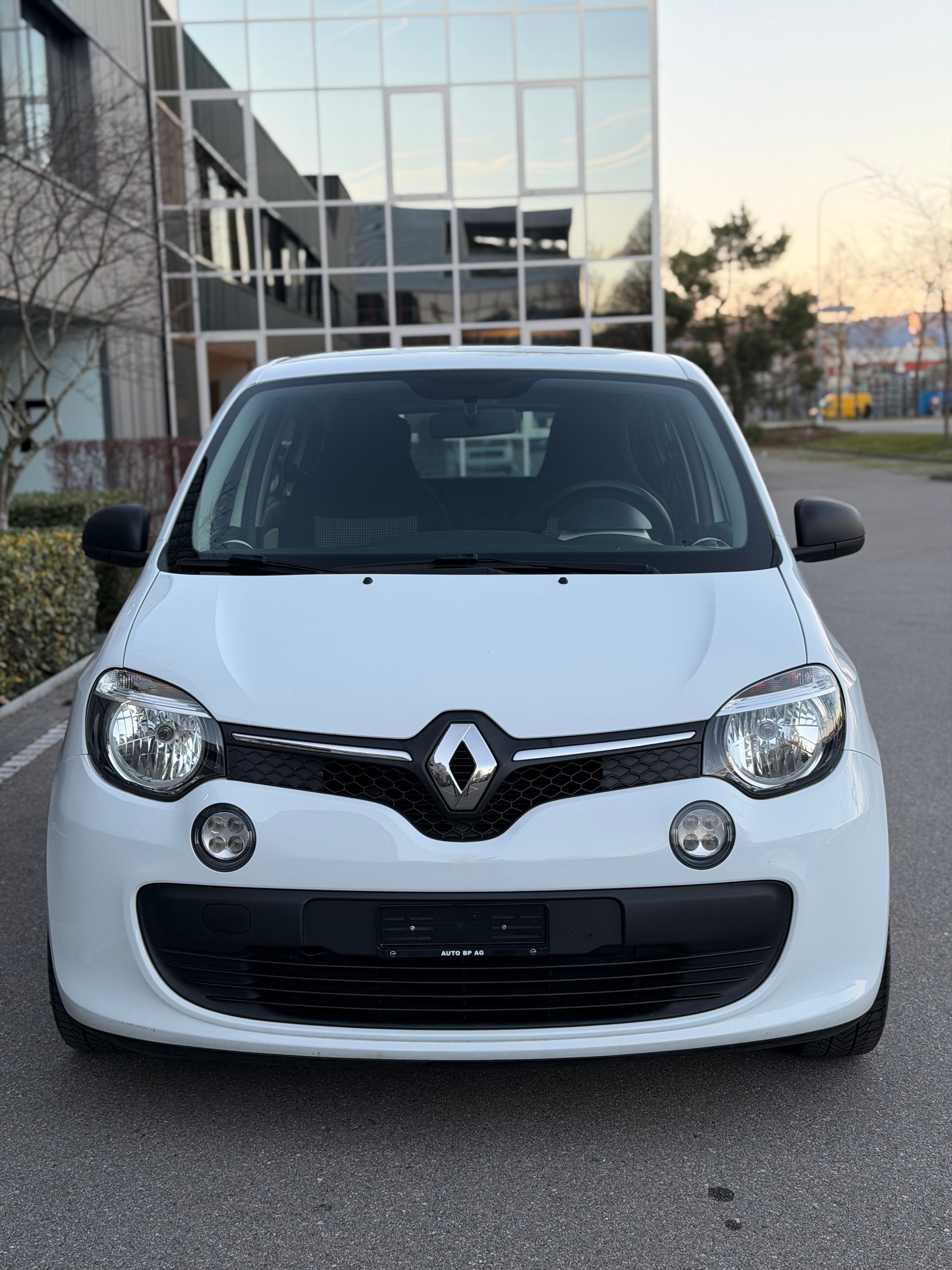 RENAULT Twingo 1.0 Liberty-image-3