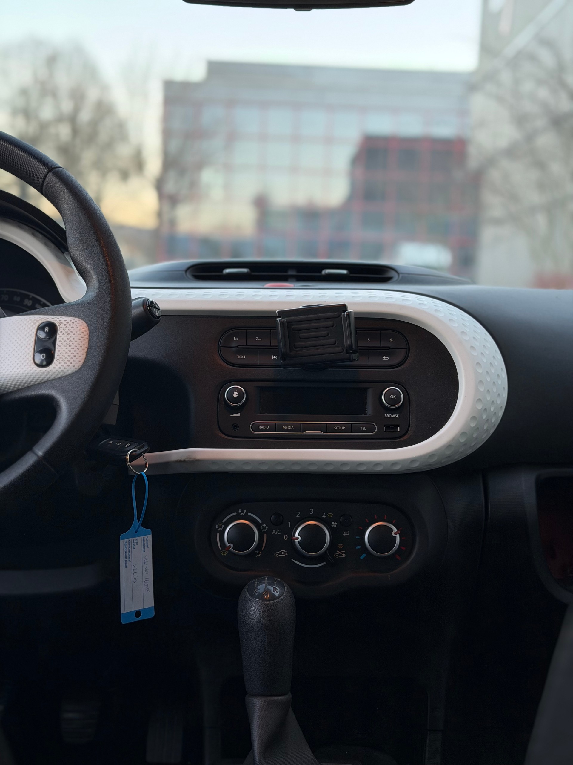 RENAULT Twingo 1.0 Liberty-image-8