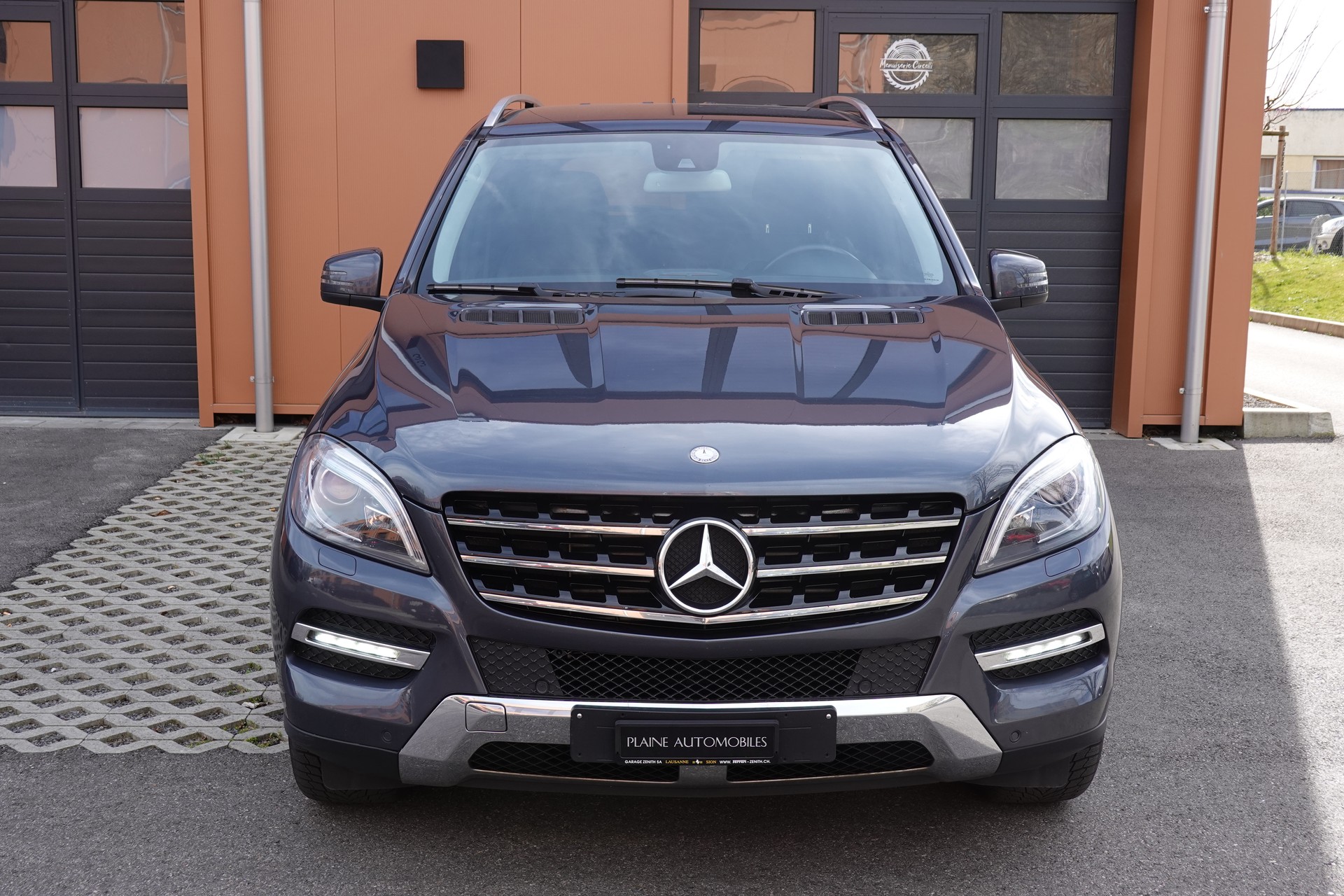 MERCEDES-BENZ ML 250 BlueTEC Edition 4Matic 7G-Tronic-showroom-element-1