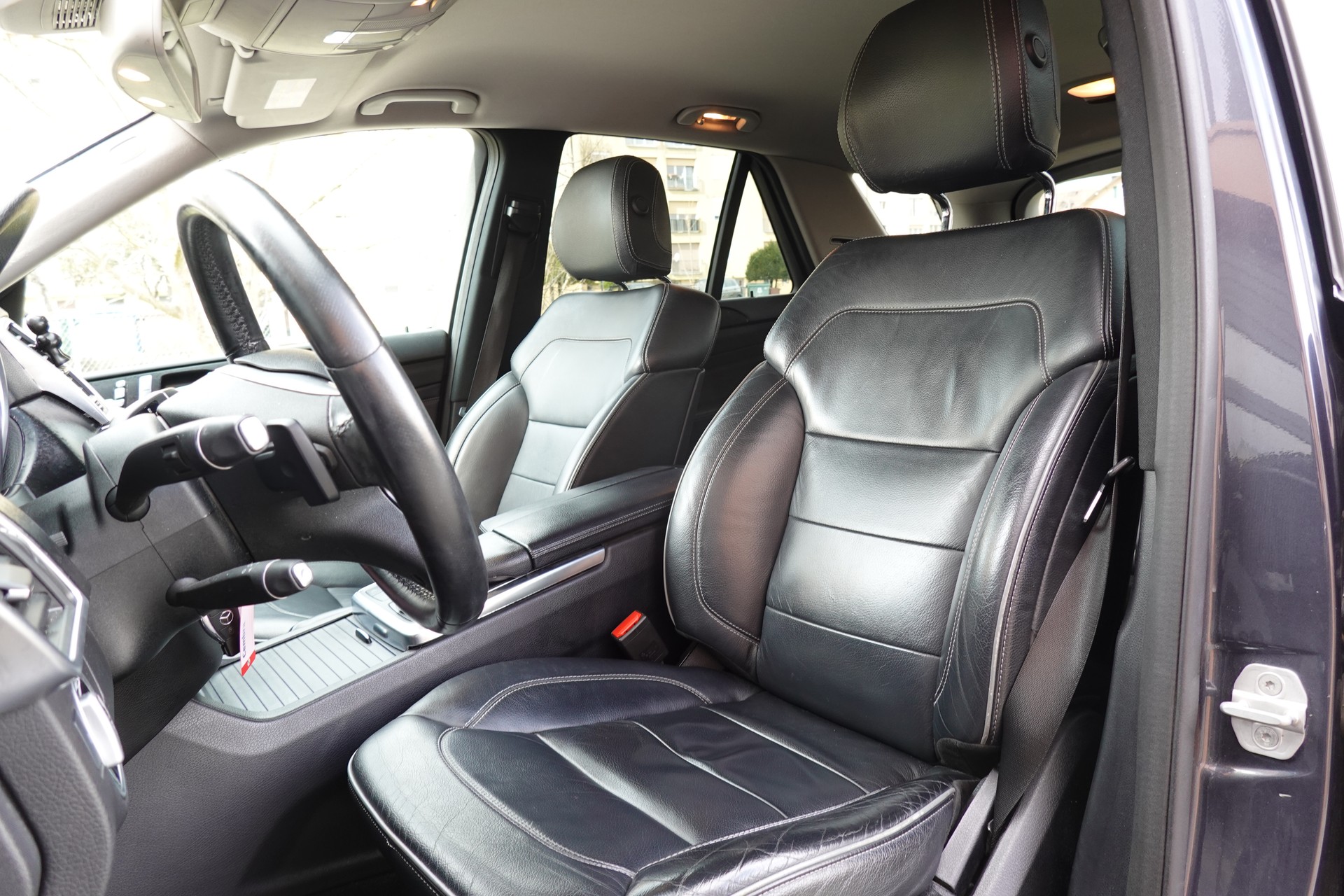 MERCEDES-BENZ ML 250 BlueTEC Edition 4Matic 7G-Tronic-image-23