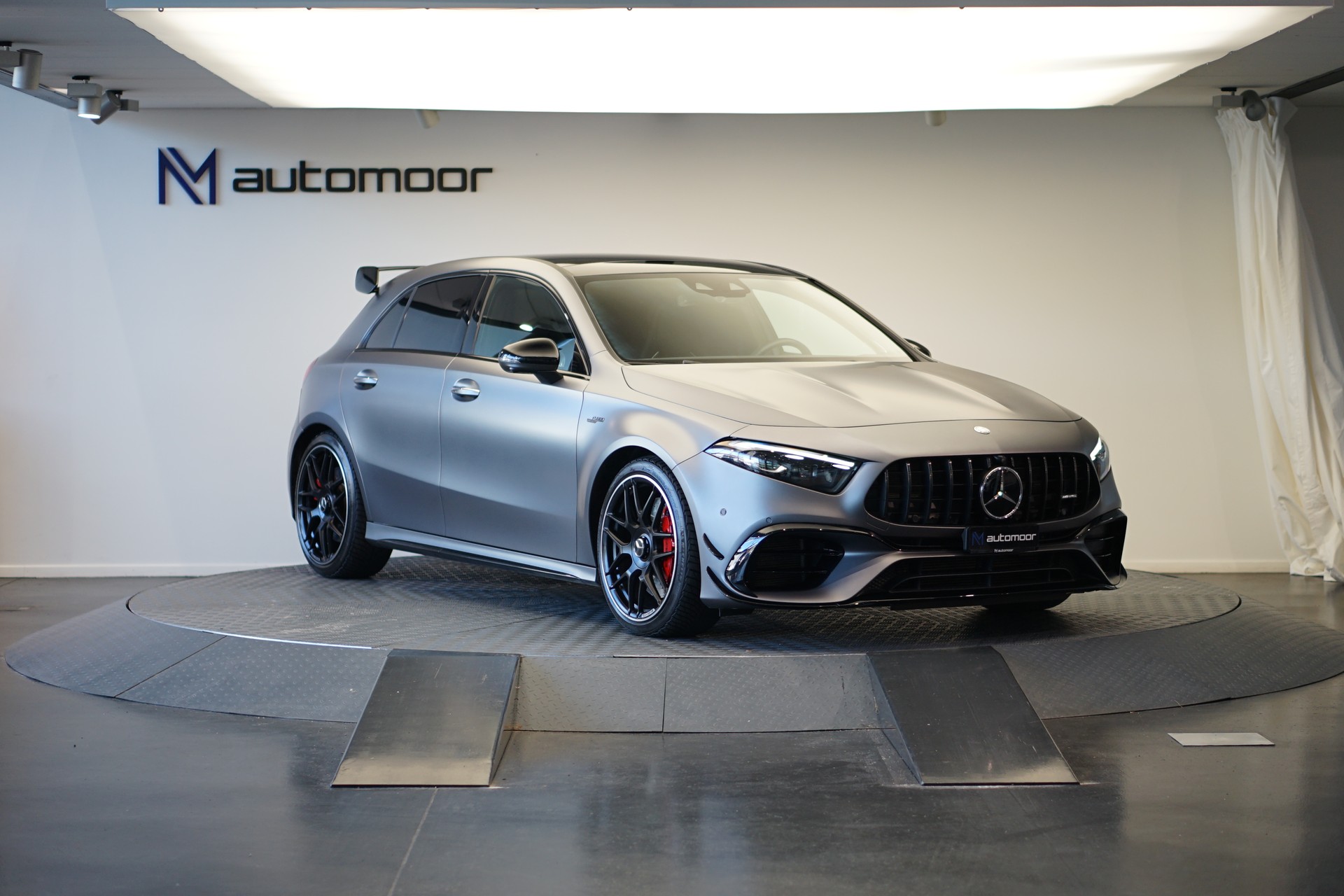 MERCEDES-BENZ A AMG 45 S 4Matic+ 8G-DCT-showroom-element-2