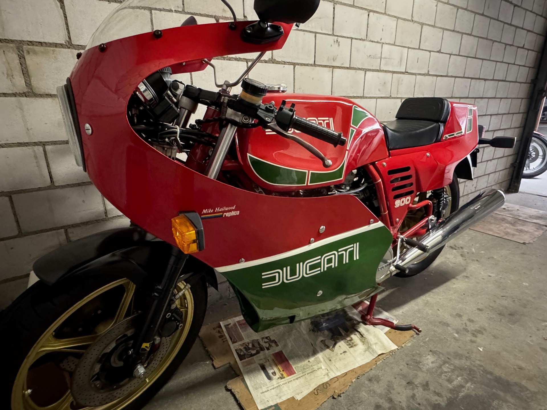DUCATI Mike Hailwood Replica-image-0