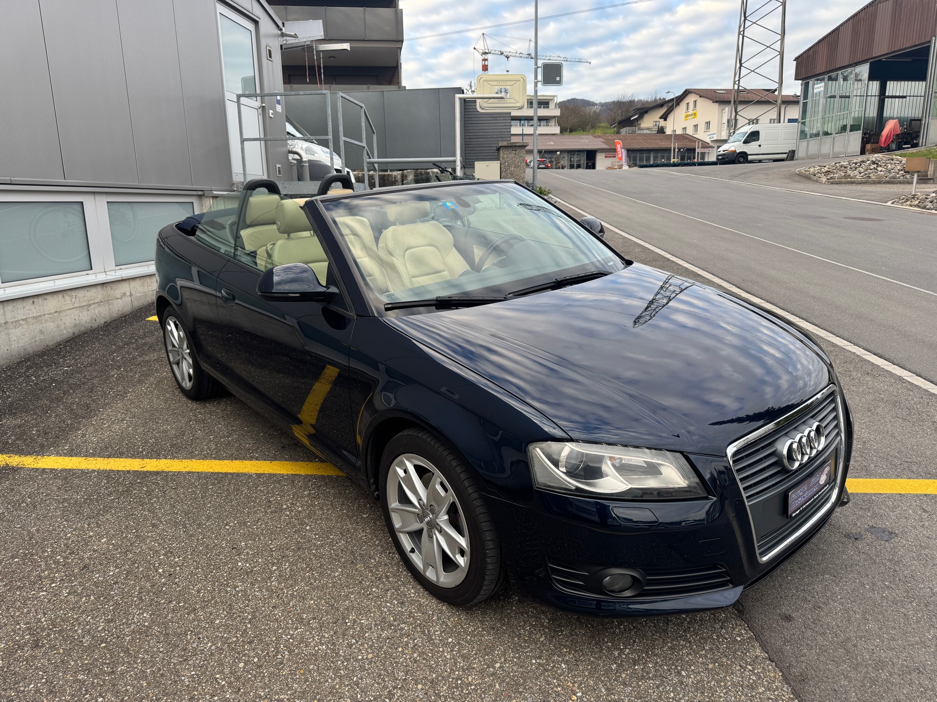 AUDI A3 Cabriolet 1.8 TFSI Ambition S-tronic-image-3