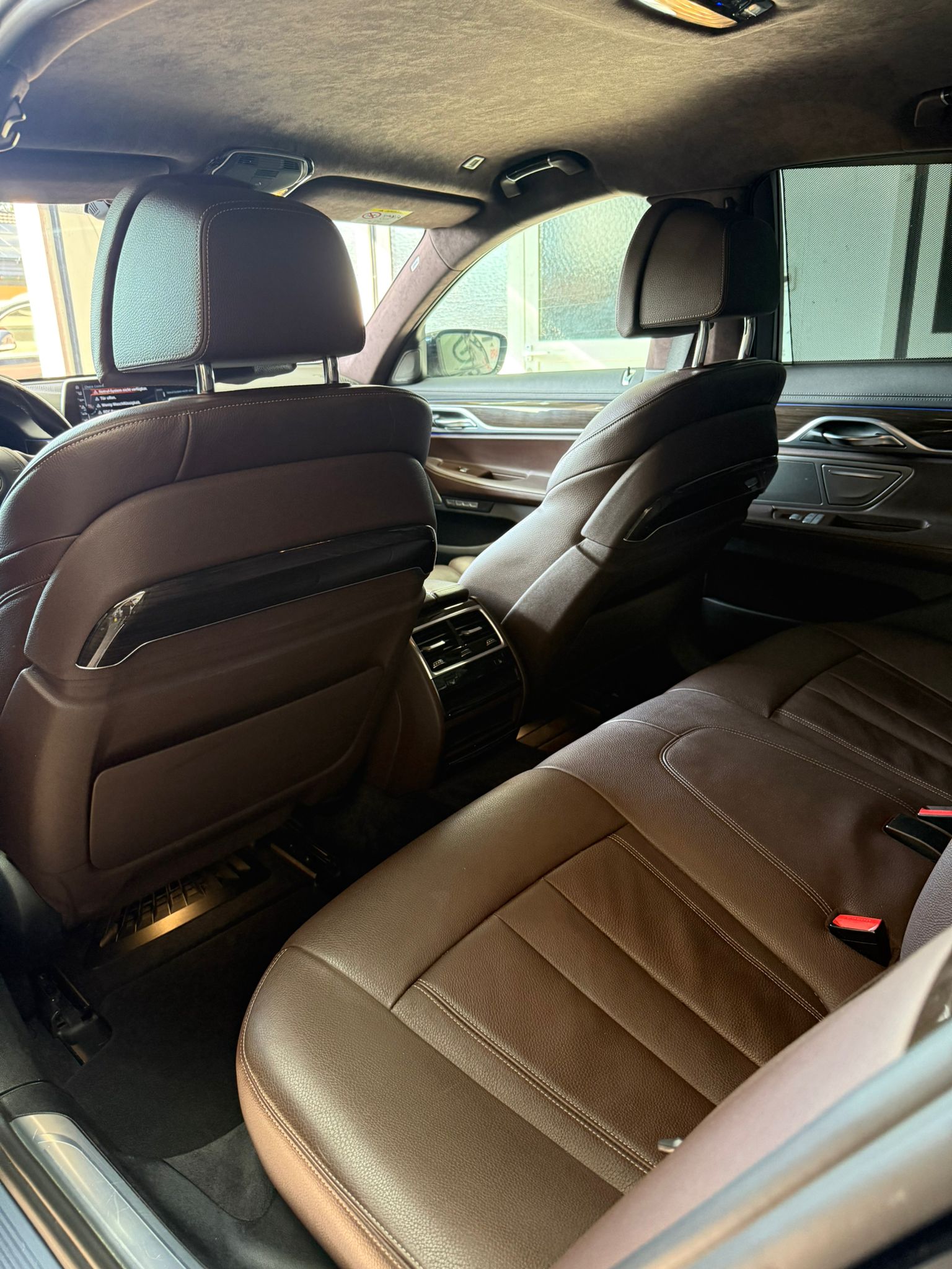 BMW 750i xDrive Steptronic-image-7