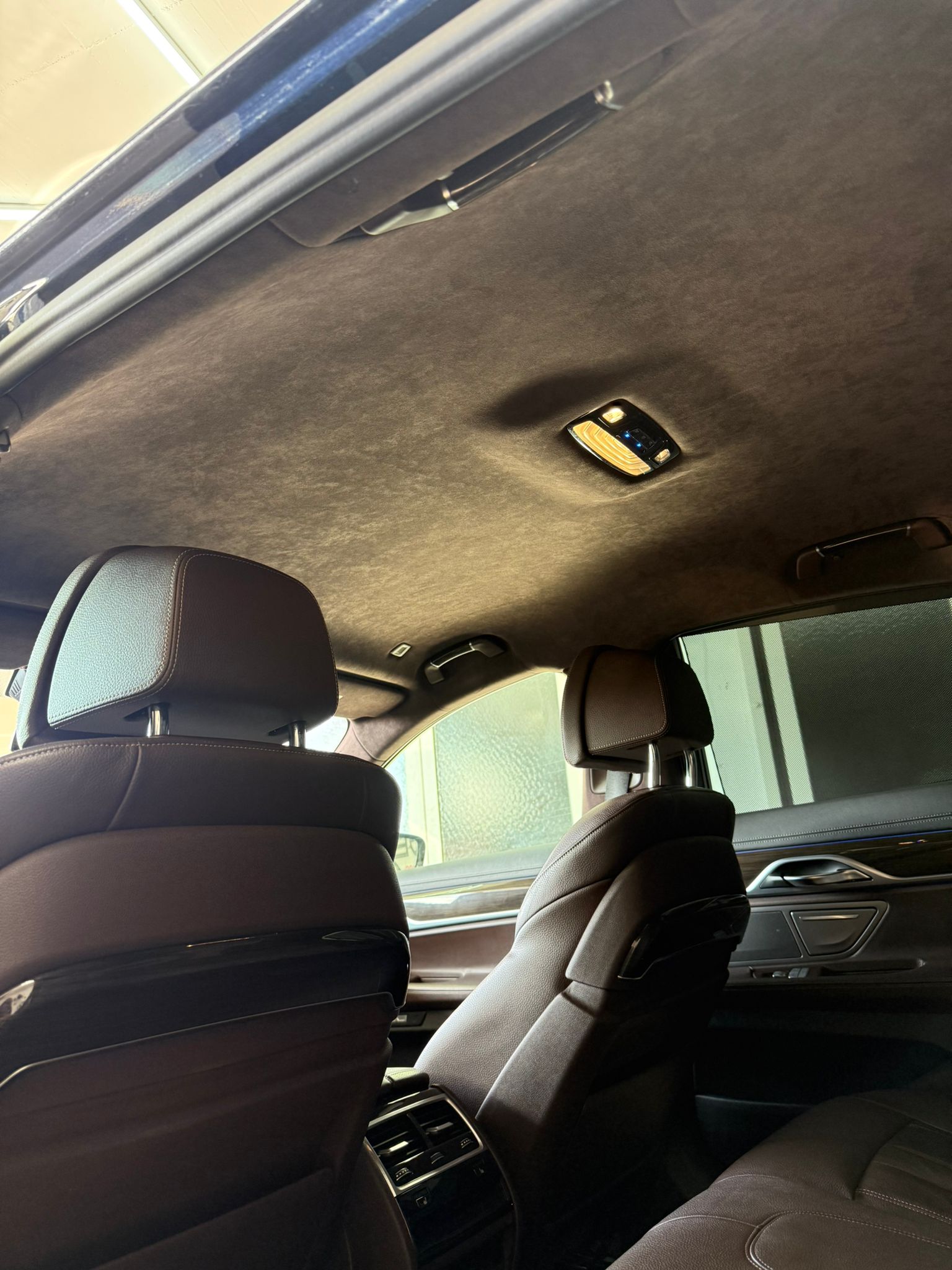 BMW 750i xDrive Steptronic-image-9