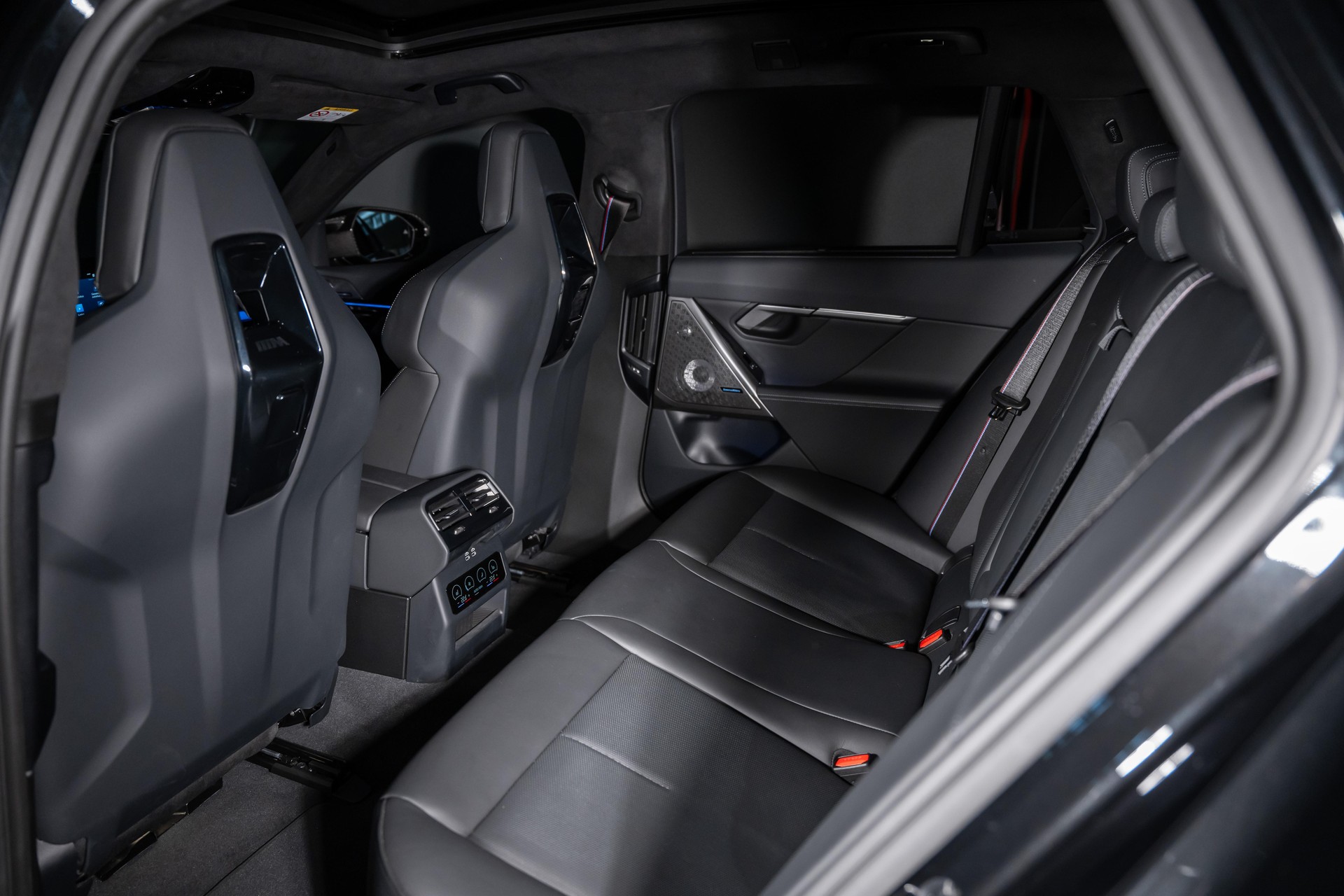 BMW M5 xDrive Touring-image-18