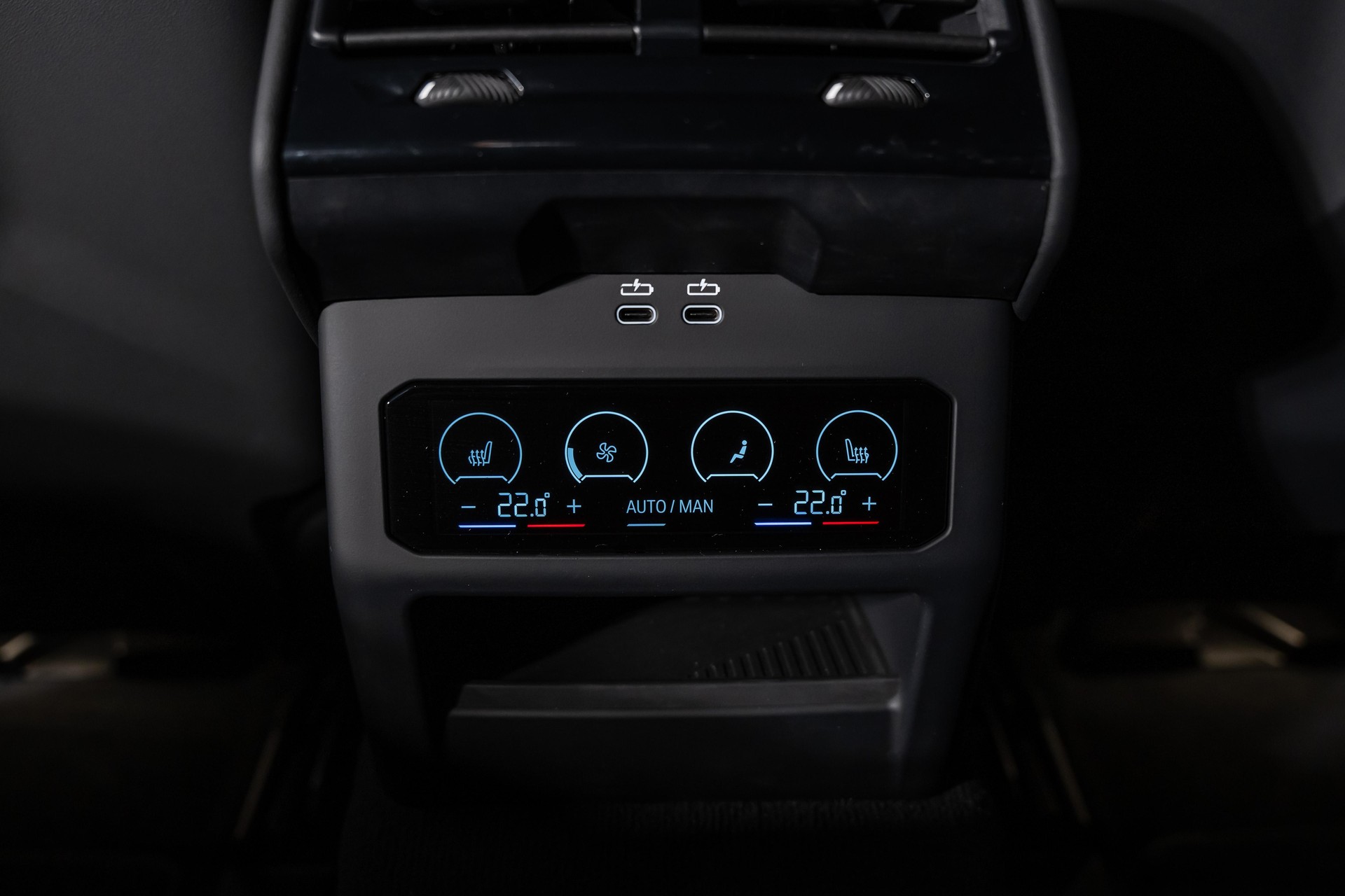 BMW M5 xDrive Touring-image-21