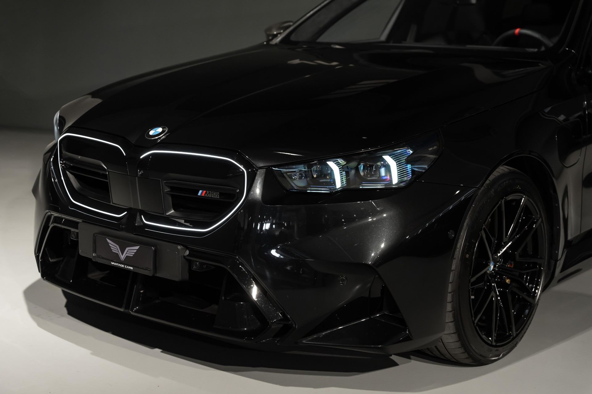 BMW M5 xDrive Touring-image-7