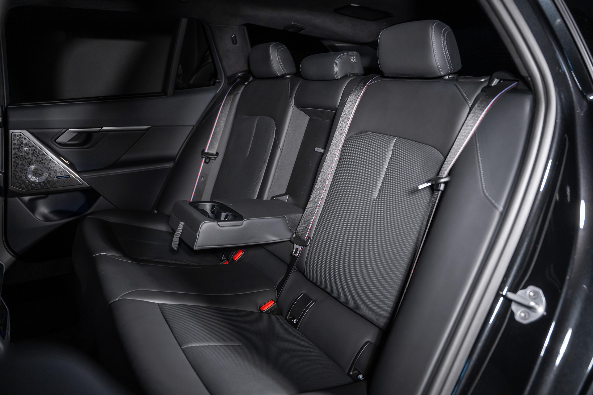 BMW M5 xDrive Touring-image-19