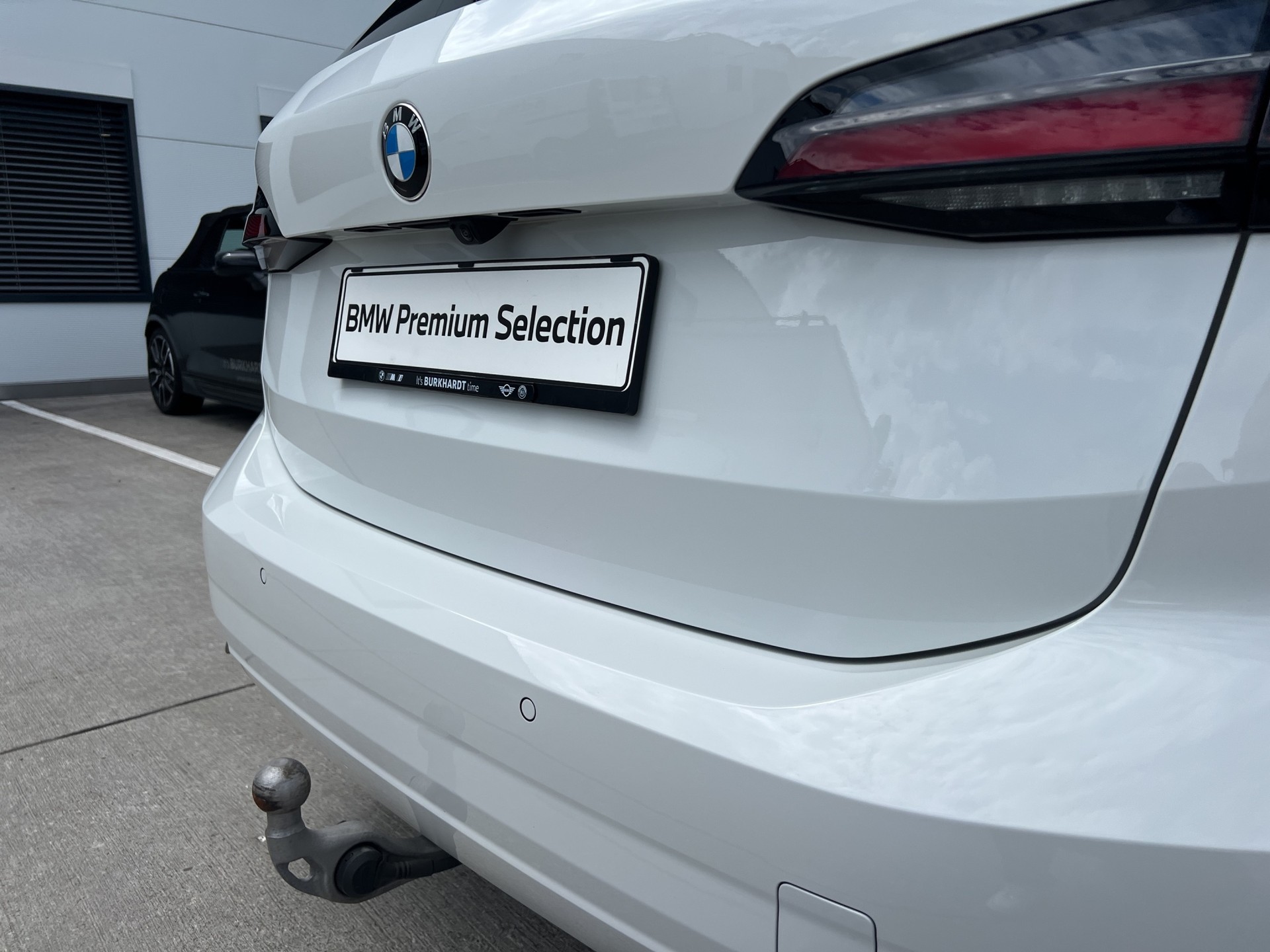 BMW 220i Active Tourer-image-21