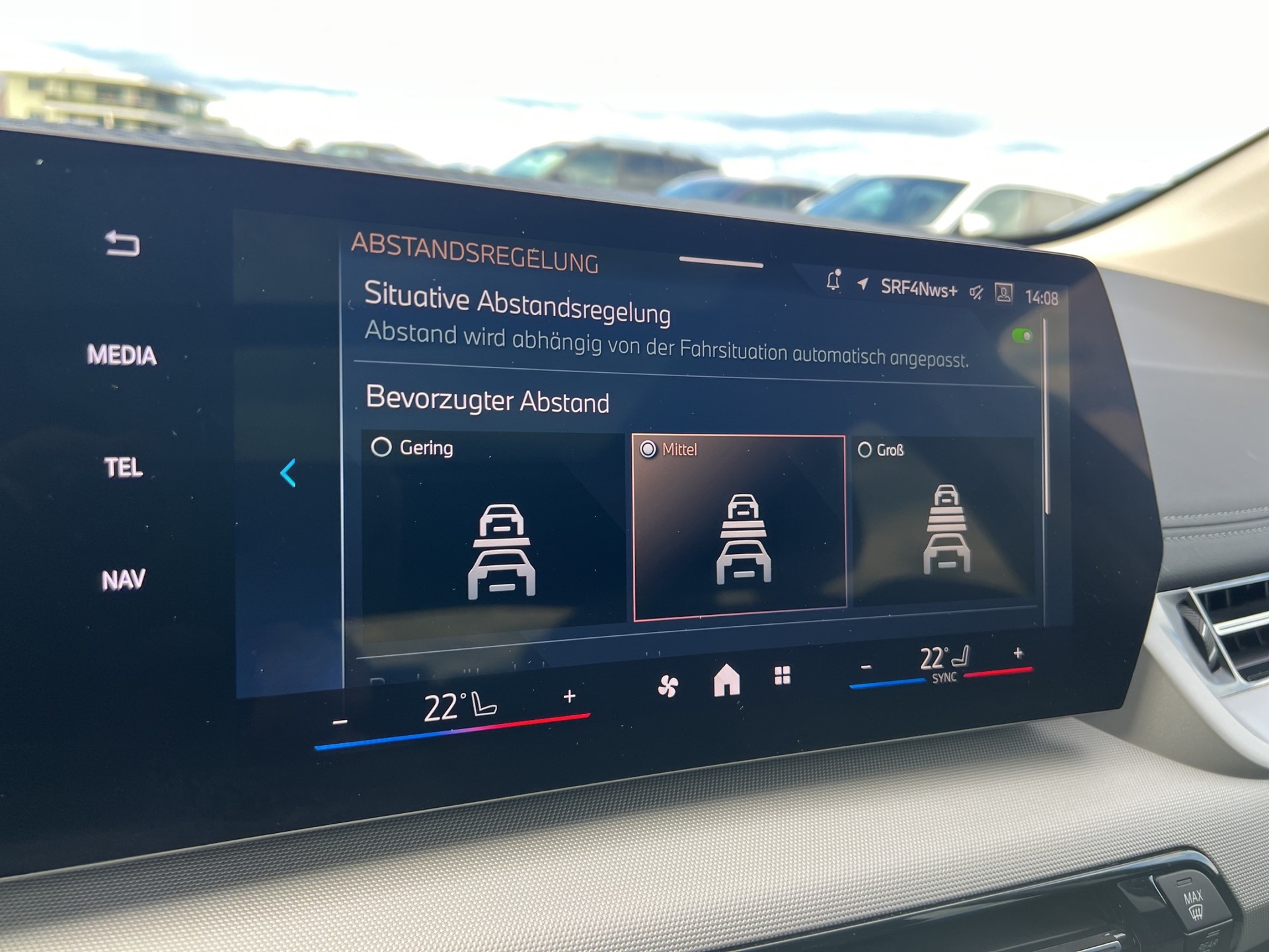 BMW 220i Active Tourer-image-15