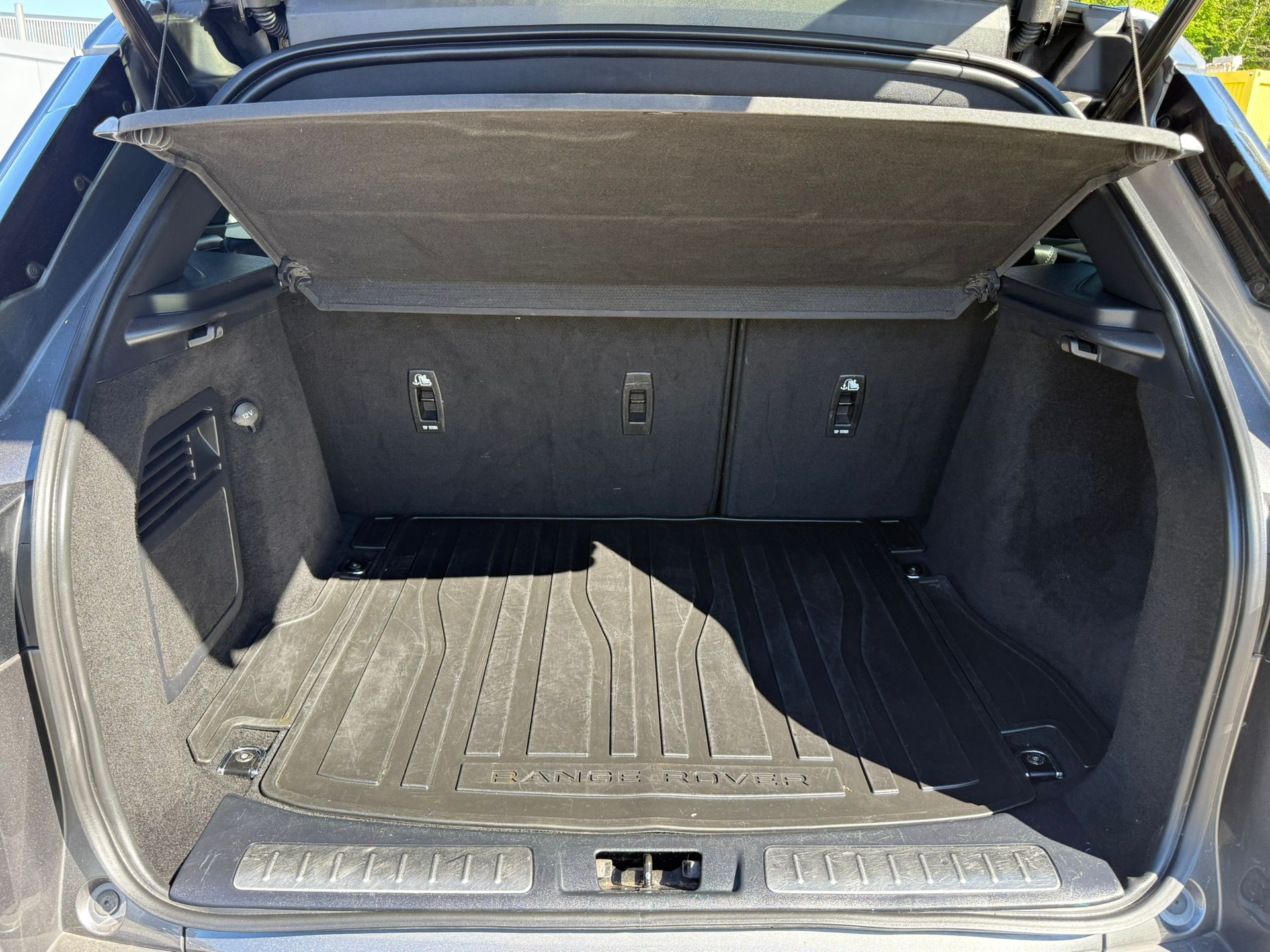 LAND ROVER Range Rover Evoque 2.0 Si4 SE Dynamic AT9-image-14