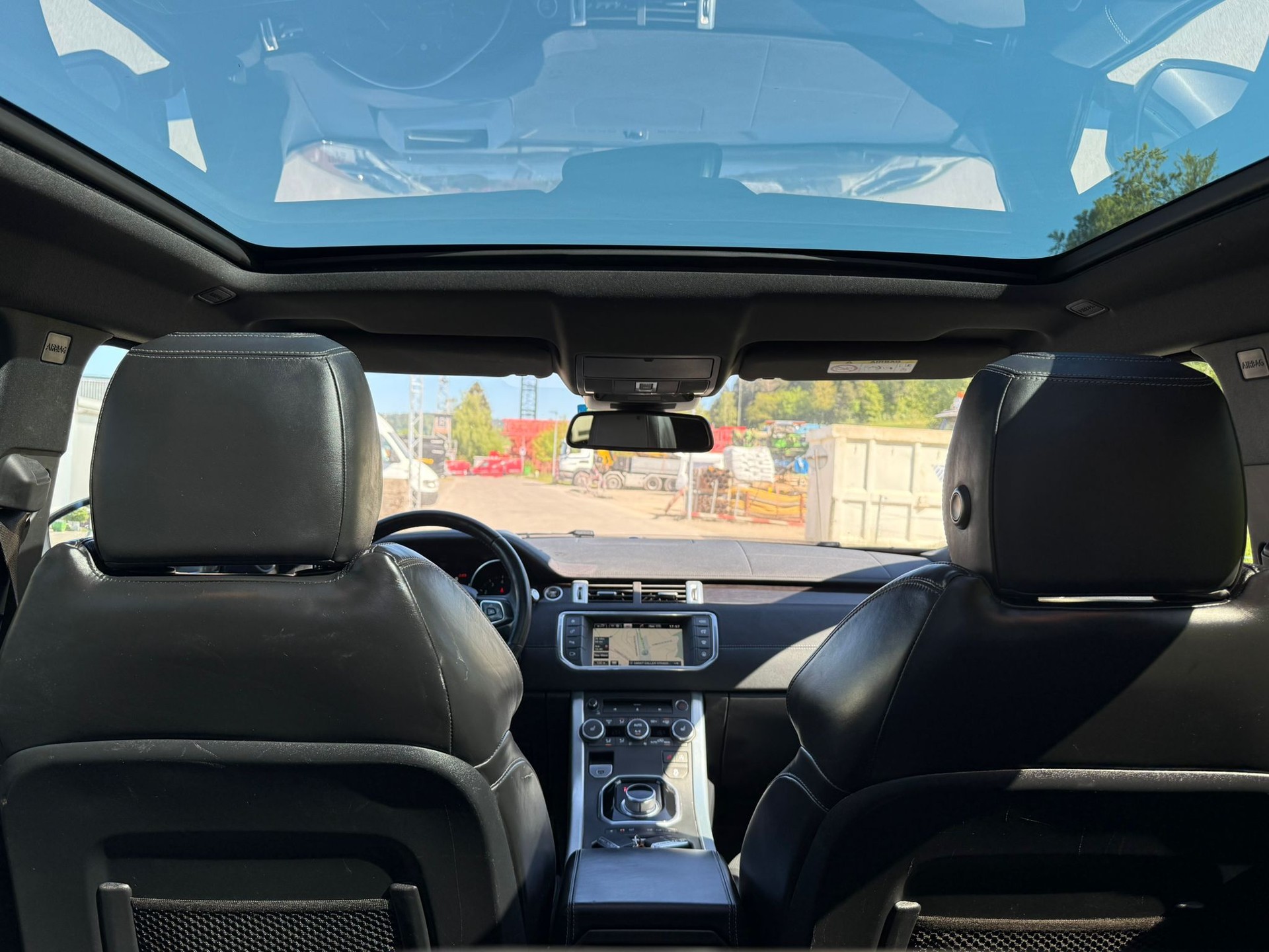 LAND ROVER Range Rover Evoque 2.0 Si4 SE Dynamic AT9-image-9