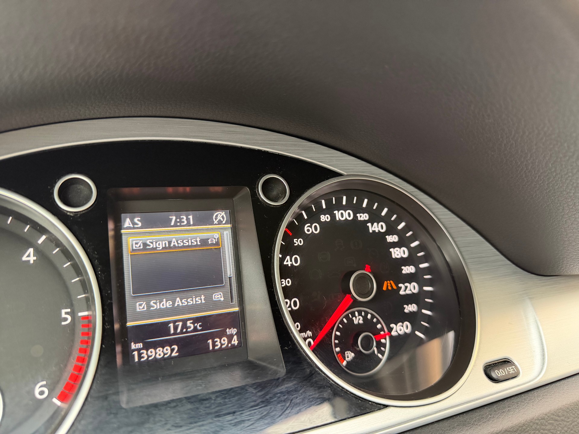 VW Passat Variant 2.0 TDI BMT R-Line 4MDSG-image-19