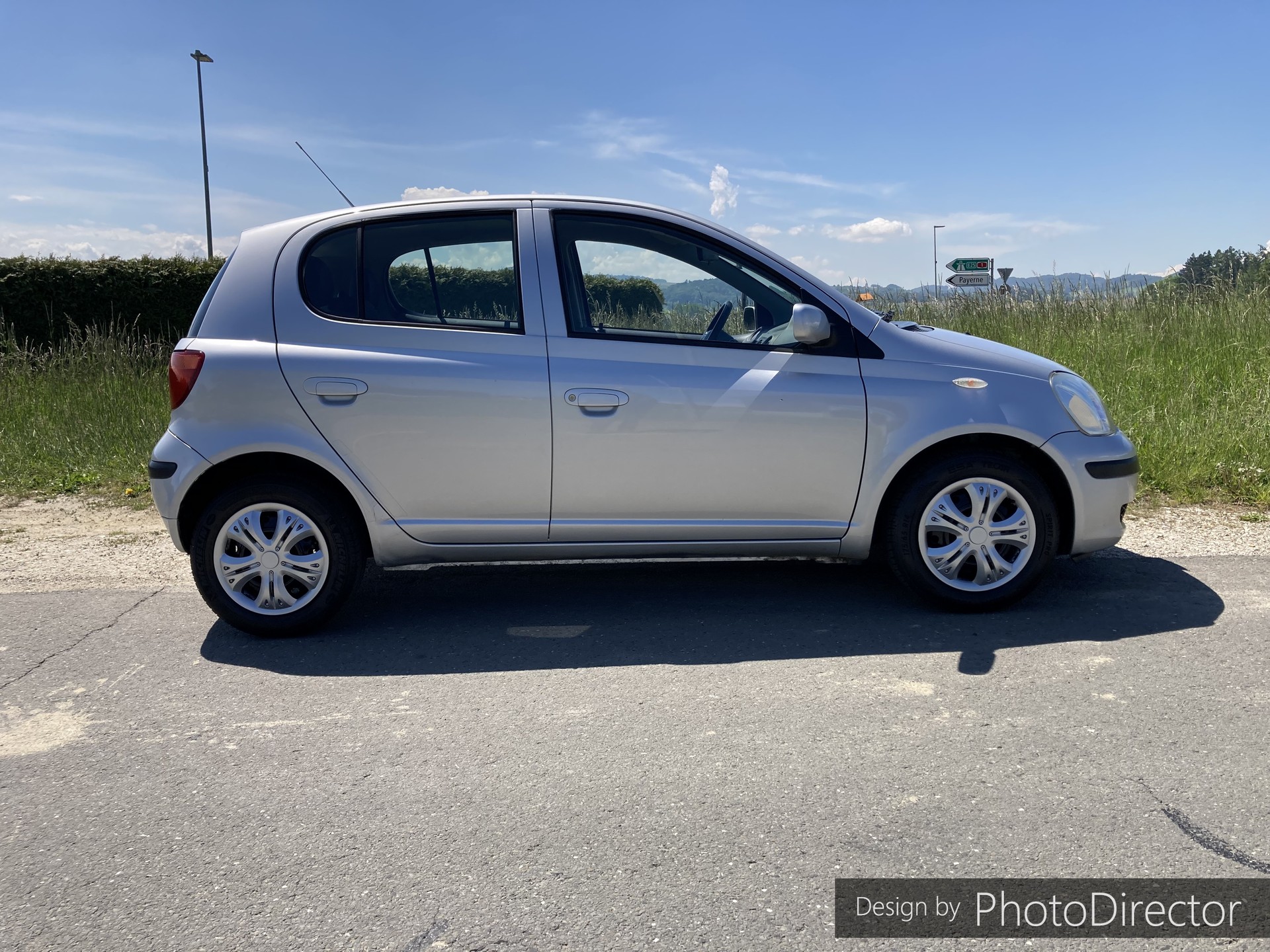 TOYOTA Yaris 1.3 Linea Sol-image-3