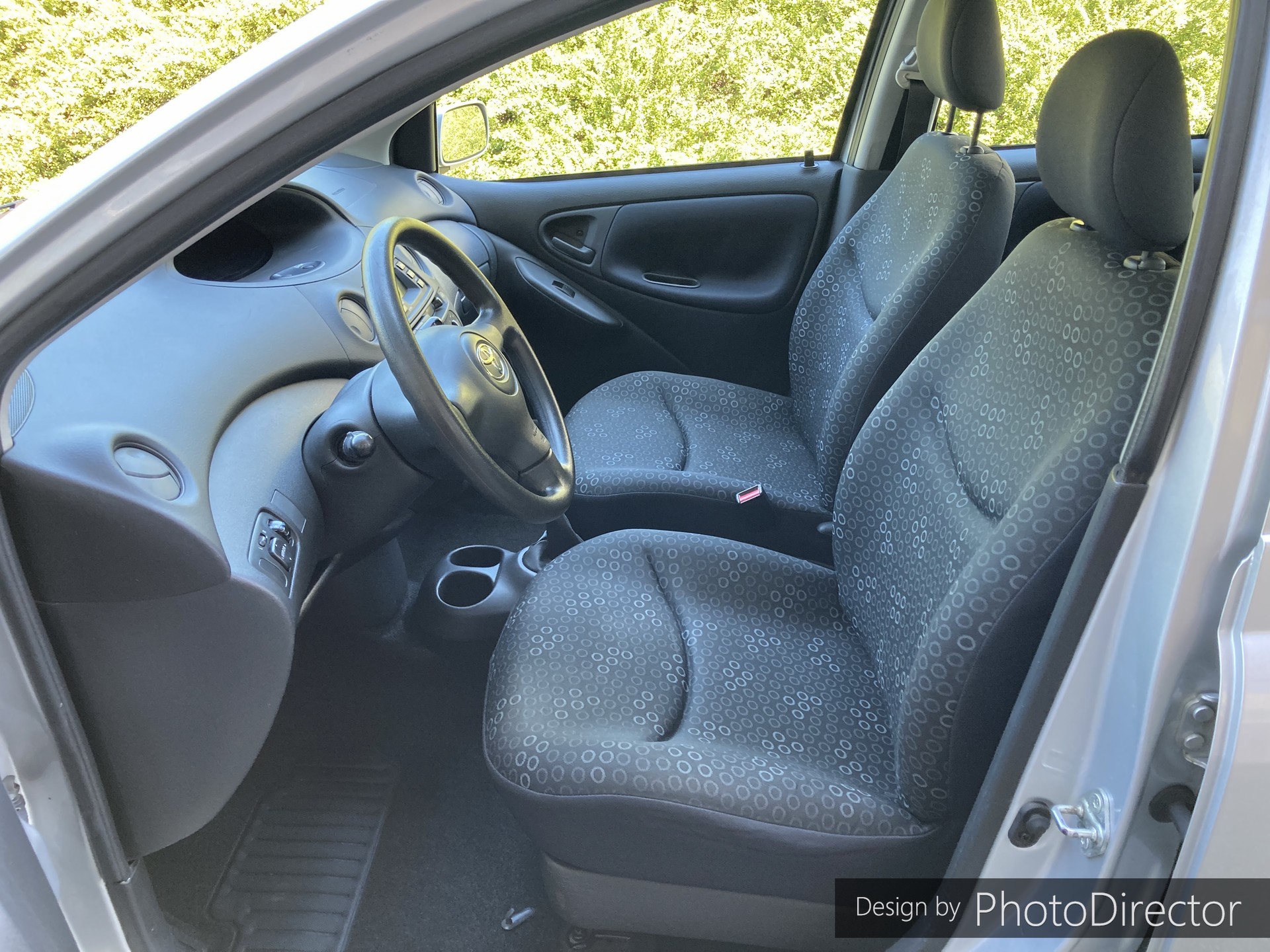 TOYOTA Yaris 1.3 Linea Sol-image-4