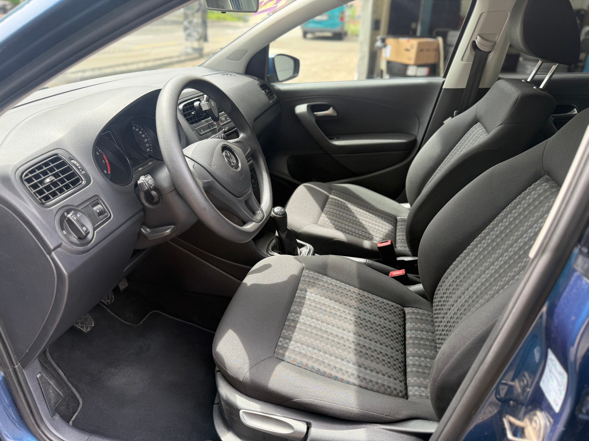 VW Polo 1.2 TSI BMT Comfortline-image-6
