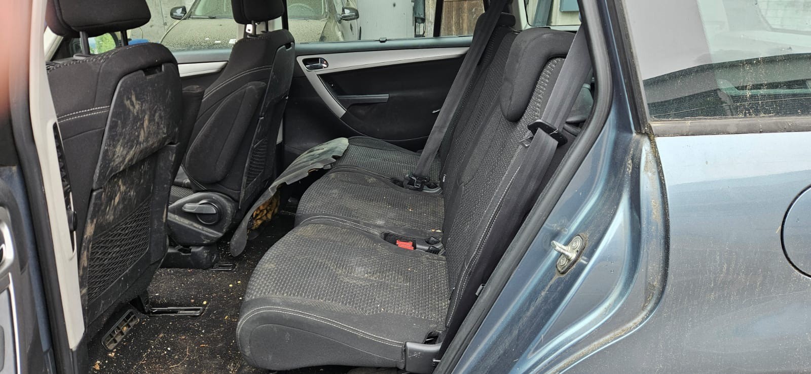 CITROEN Grand C4 Picasso 2.0 HDI Dynamique-image-5