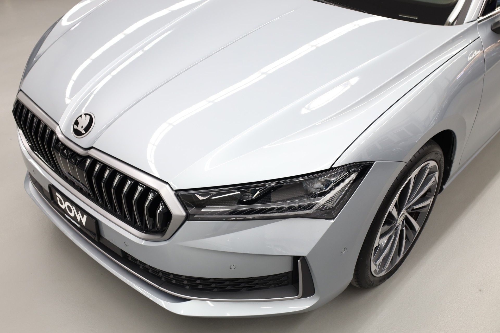 SKODA Superb Combi 2.0 TSI L & K 4x4 DSG-image-5