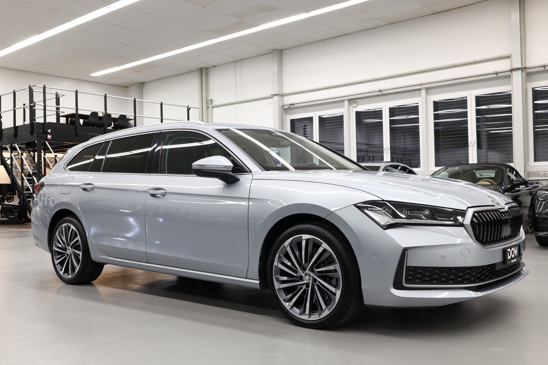 SKODA Superb Combi 2.0 TSI L & K 4x4 DSG-showroom-element-1