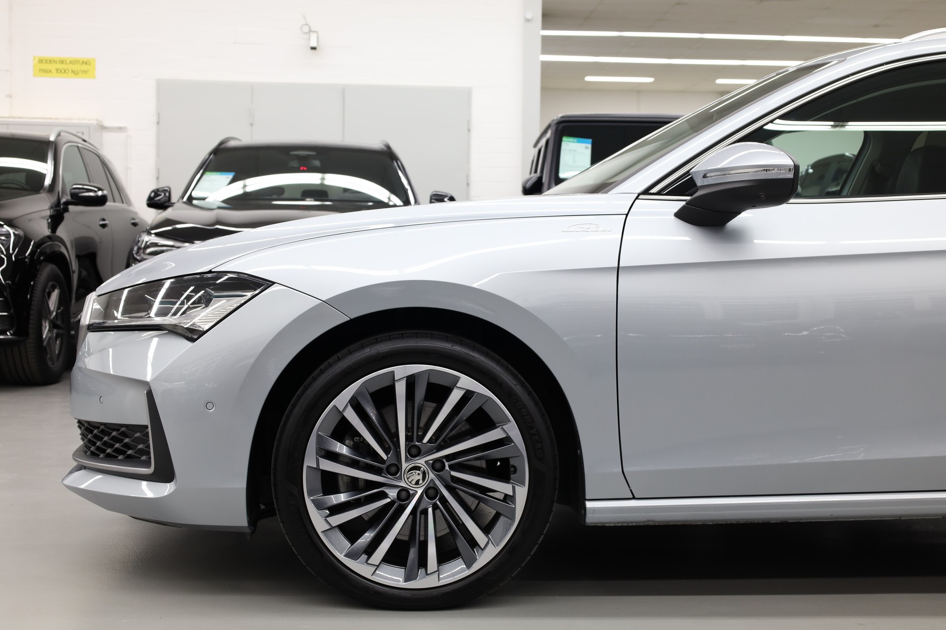 SKODA Superb Combi 2.0 TSI L & K 4x4 DSG-image-6