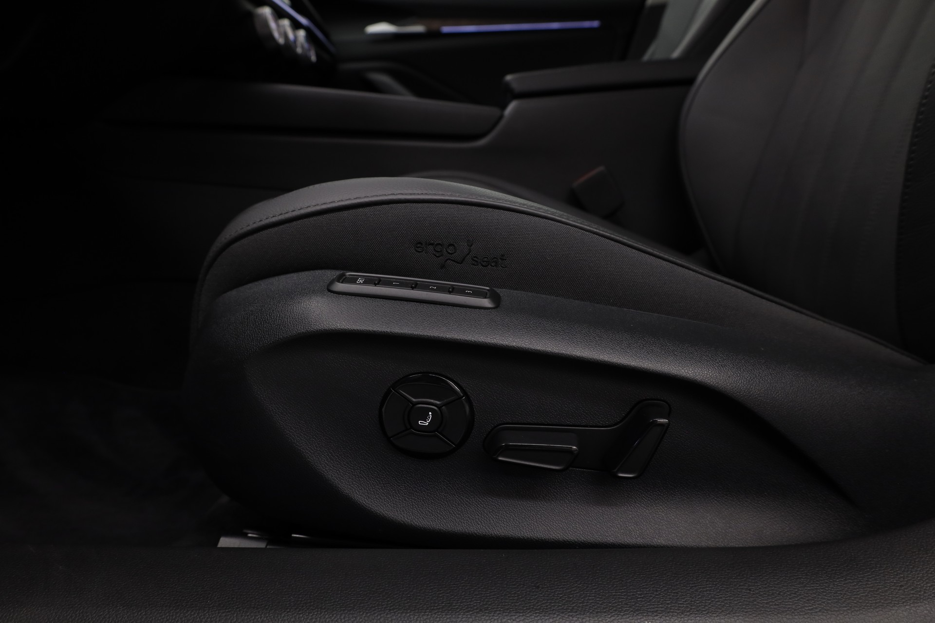 SKODA Superb Combi 2.0 TSI L & K 4x4 DSG-image-21