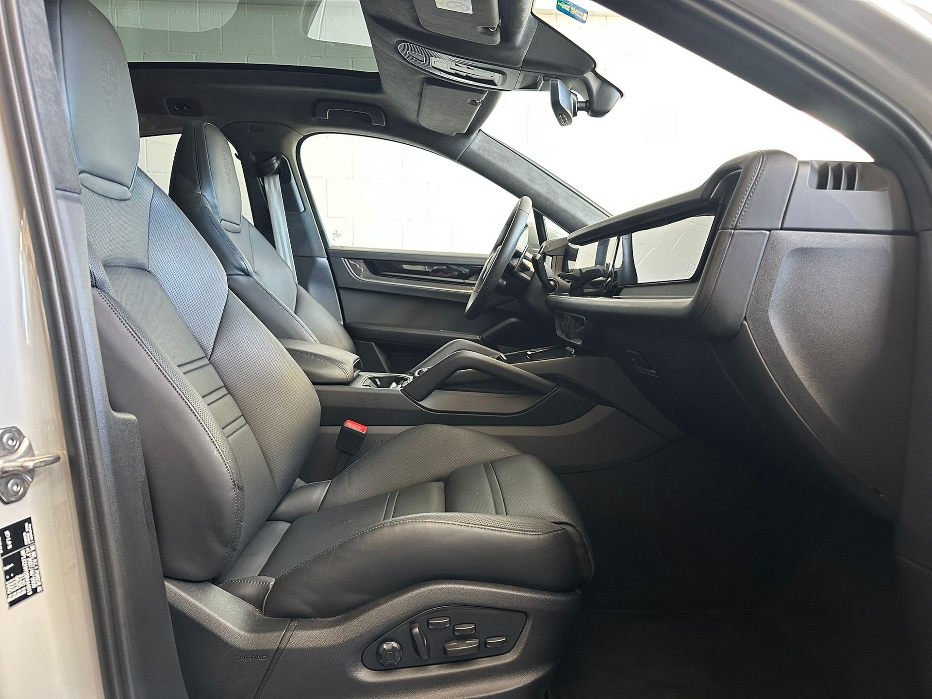 PORSCHE Cayenne S Coupé E-Hybrid Tiptronic-image-9