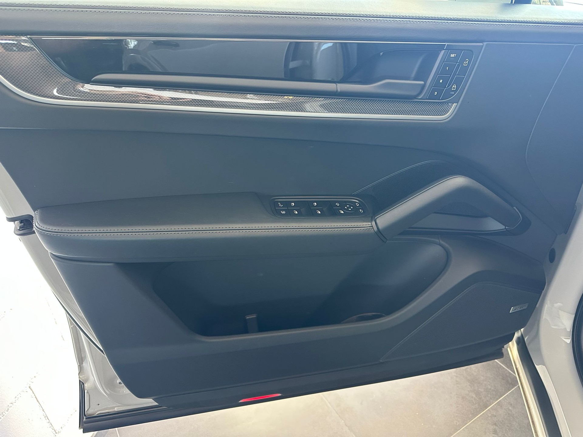 PORSCHE Cayenne S Coupé E-Hybrid Tiptronic-image-22