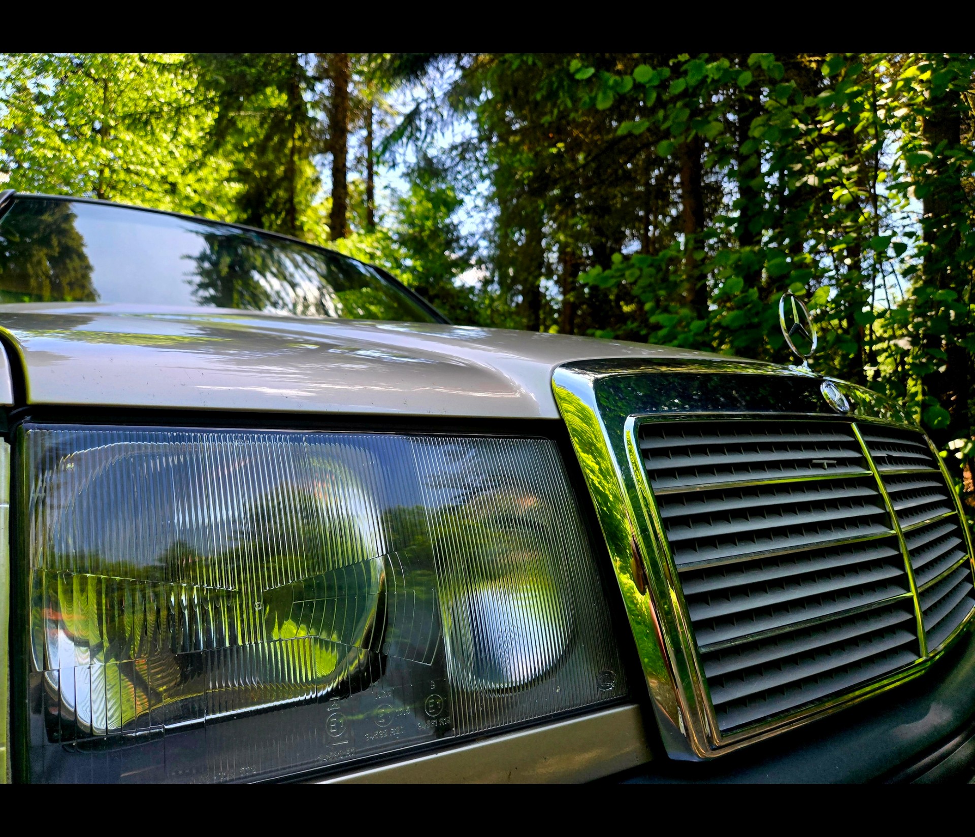 MERCEDES-BENZ 300 E-image-13