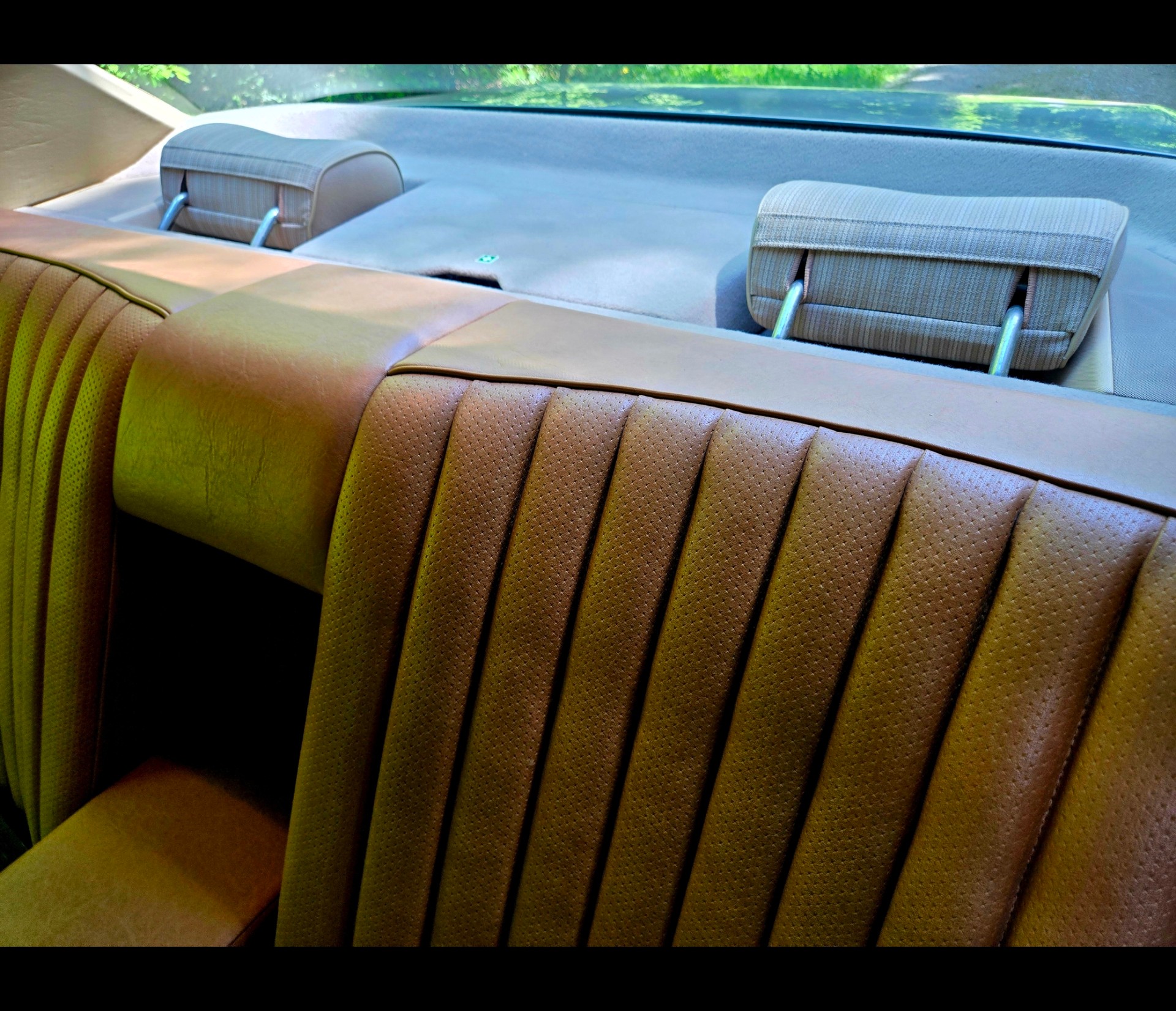 MERCEDES-BENZ 300 E-image-10