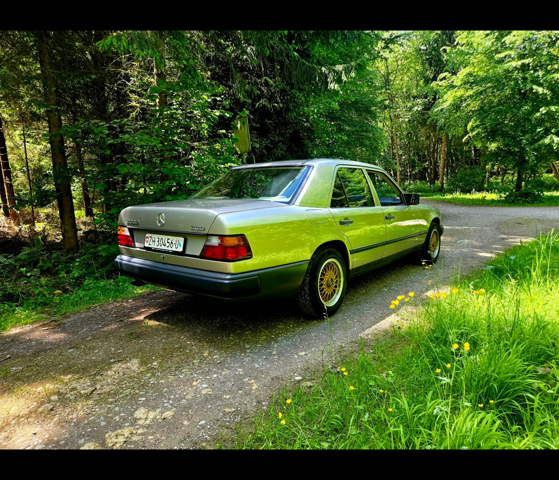 MERCEDES-BENZ 300 E-image-15