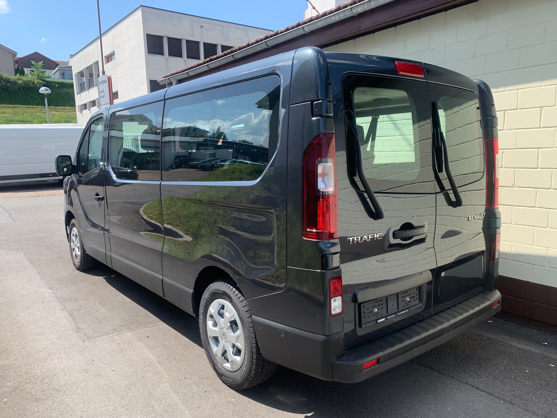 RENAULT Trafic Blue dCi 150 Grand Pasagier Techno-image-11