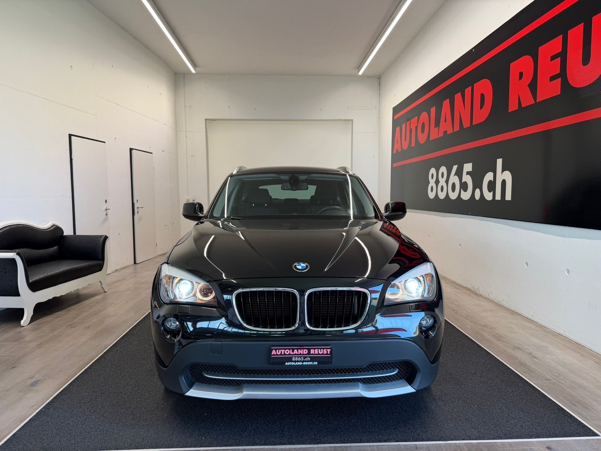 BMW X1 xDrive 20d Steptronic-showroom-element-1