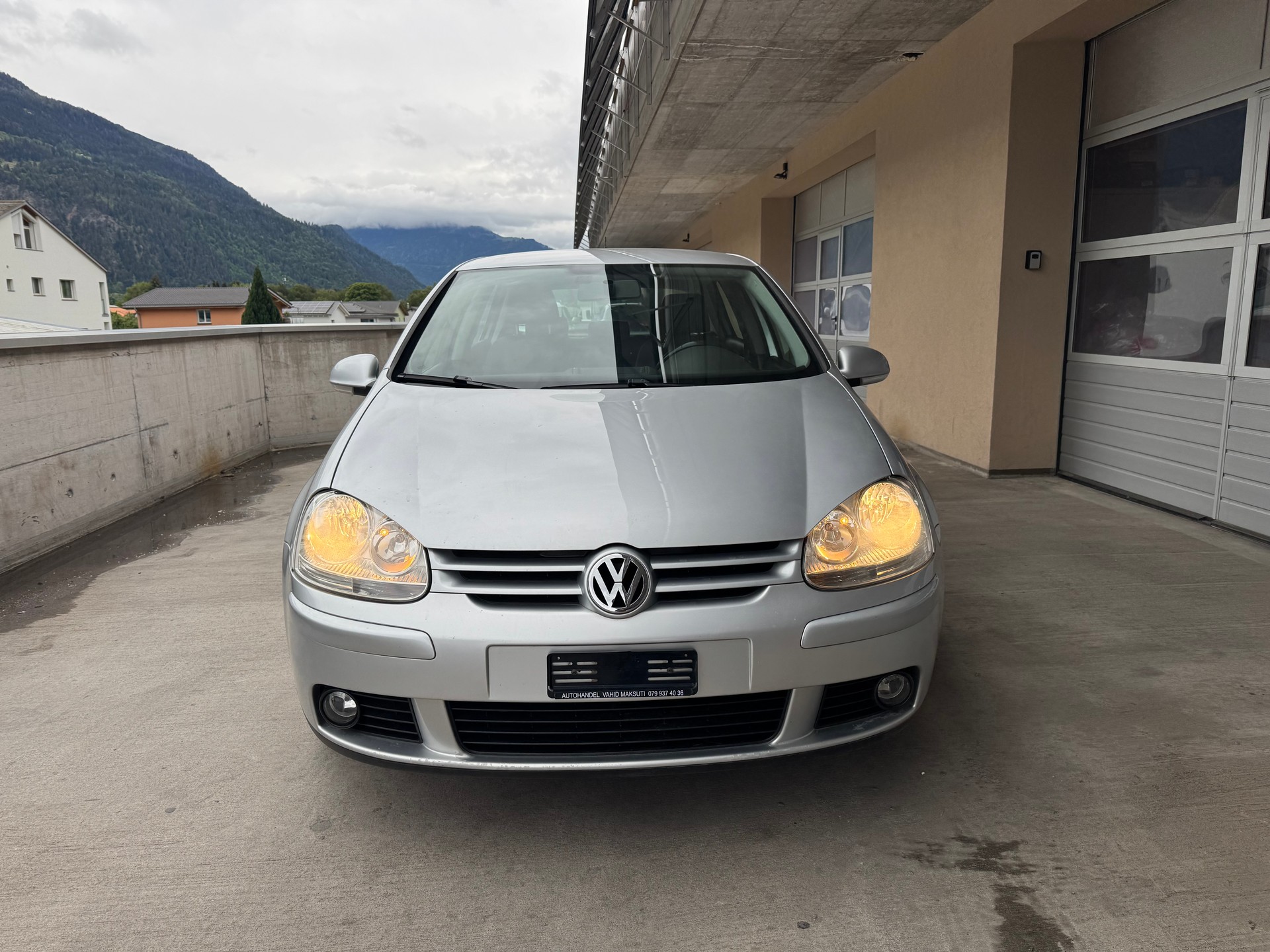 VW Golf 1.9 TDI Comfortline 4Motion-image-1