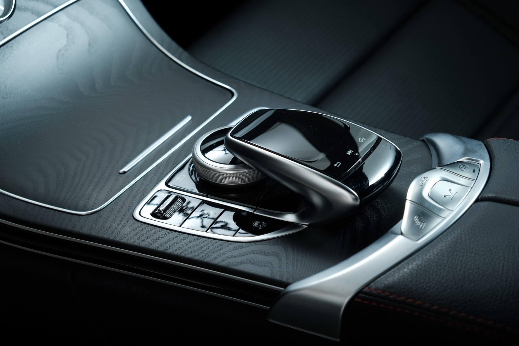 MERCEDES-BENZ C 43 Cabriolet AMG 4Matic 9G-Tronic-image-13