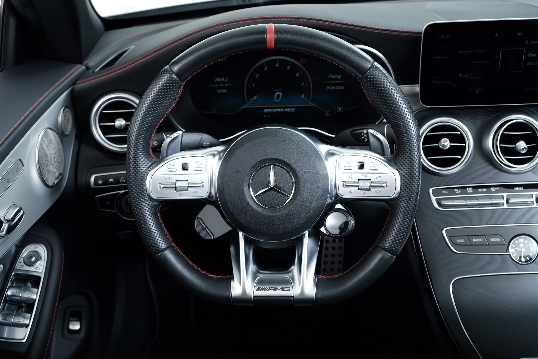 MERCEDES-BENZ C 43 Cabriolet AMG 4Matic 9G-Tronic-image-11
