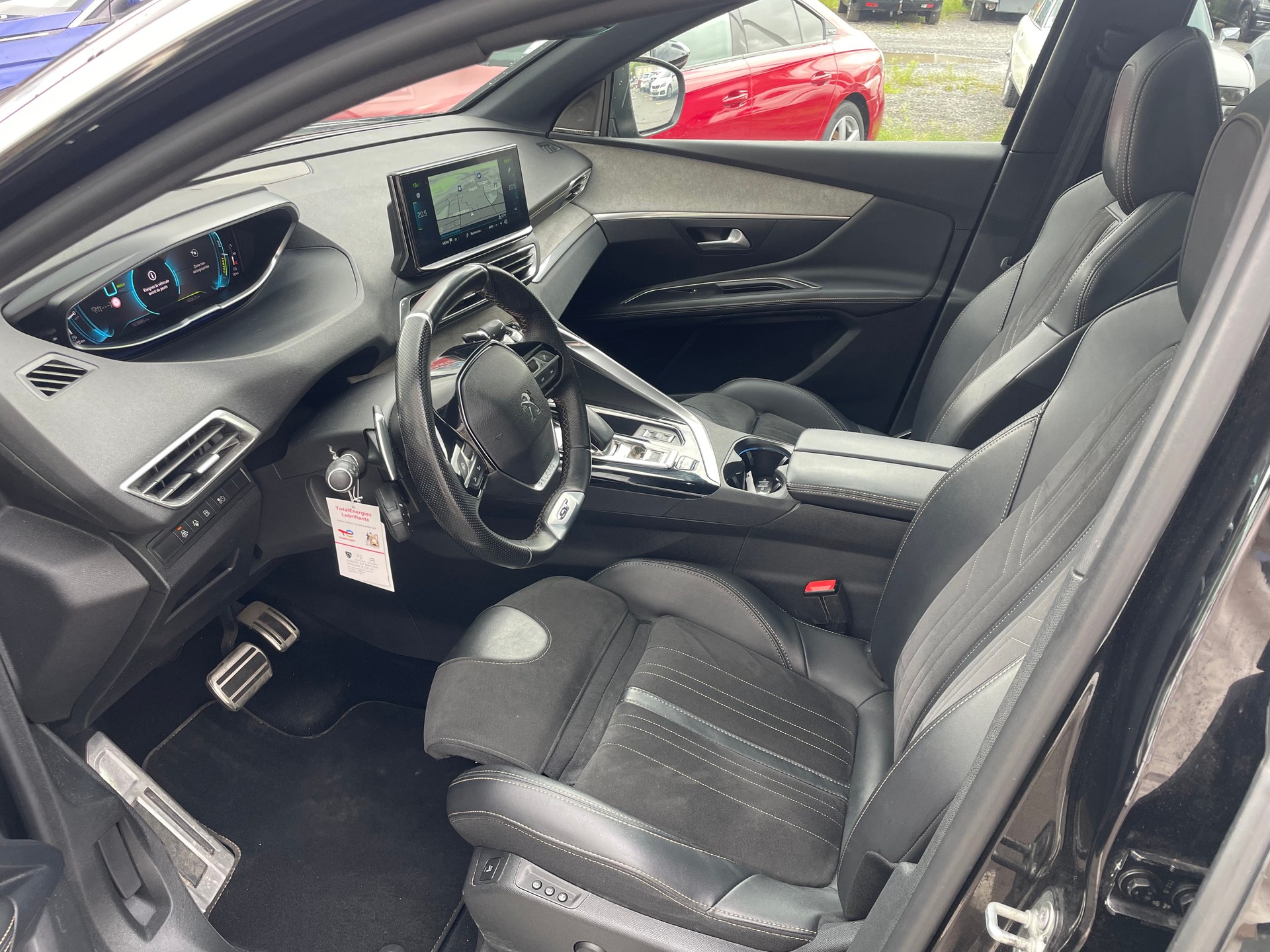PEUGEOT 3008 300e Hybrid4 GT Pack EAT8-image-5