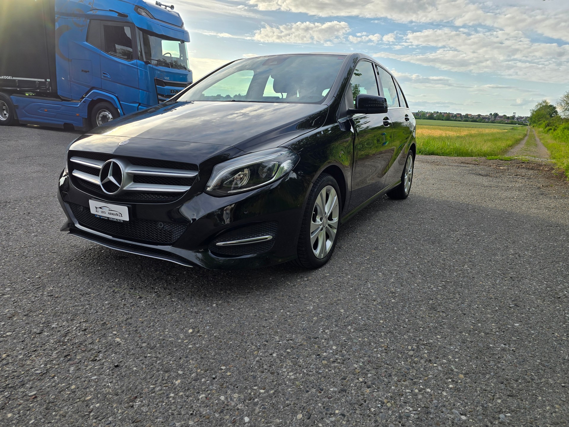 MERCEDES-BENZ B 220 Style 4Matic 7G-DCT-showroom-element-2