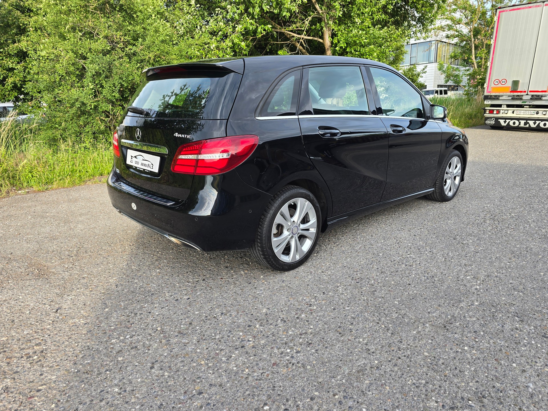 MERCEDES-BENZ B 220 Style 4Matic 7G-DCT-image-4