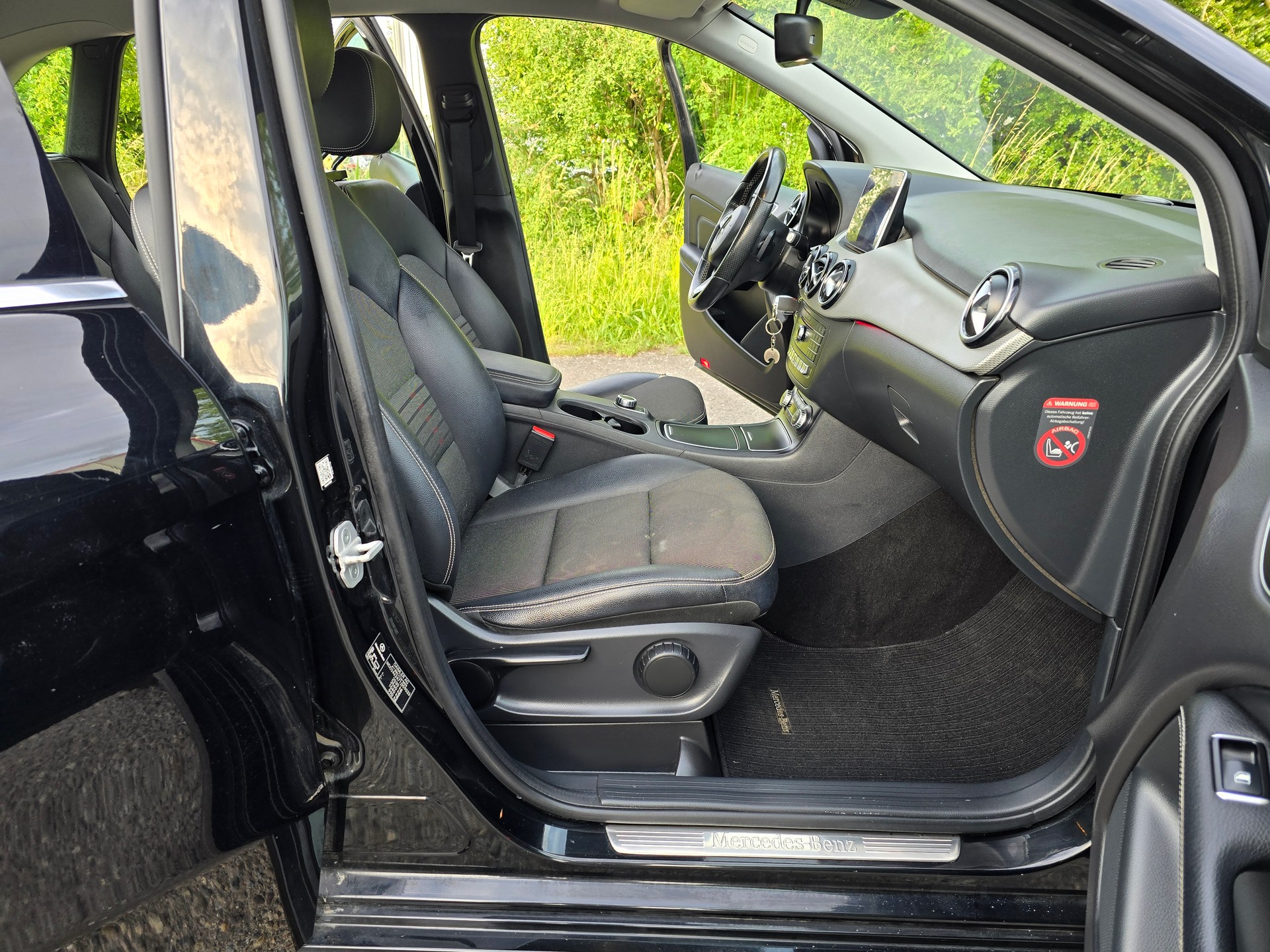 MERCEDES-BENZ B 220 Style 4Matic 7G-DCT-image-14